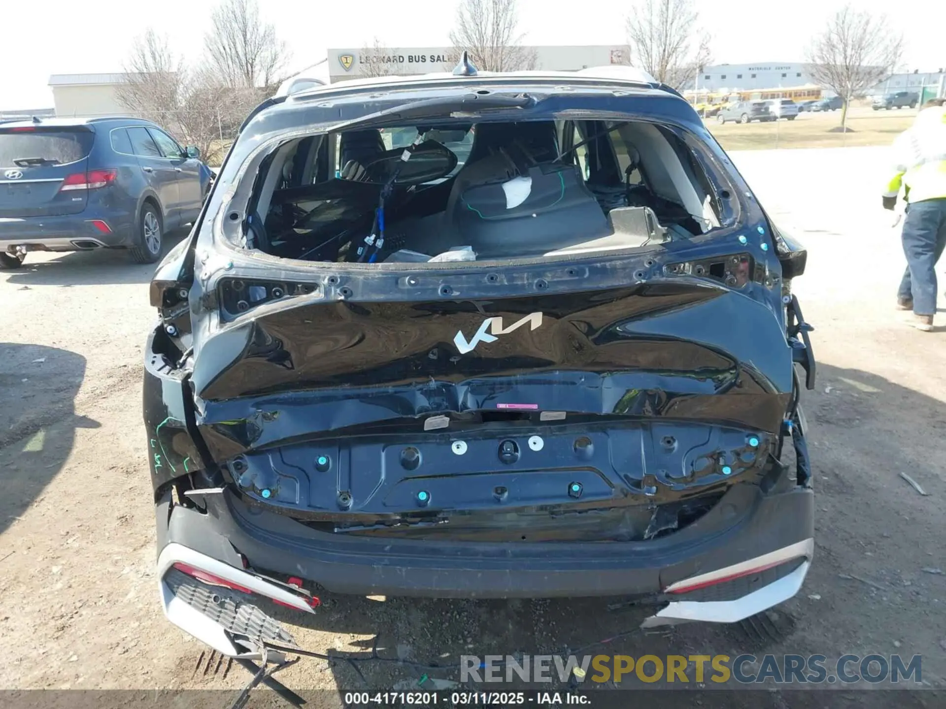 17 Photograph of a damaged car 5XYK3CDF0RG174965 KIA SPORTAGE 2024