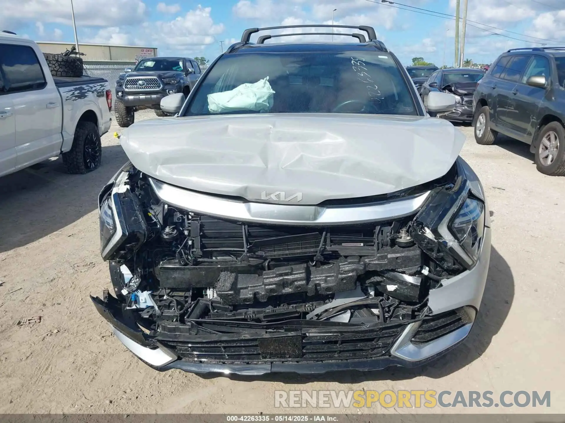 13 Photograph of a damaged car 5XYK43DF1RG154219 KIA SPORTAGE 2024