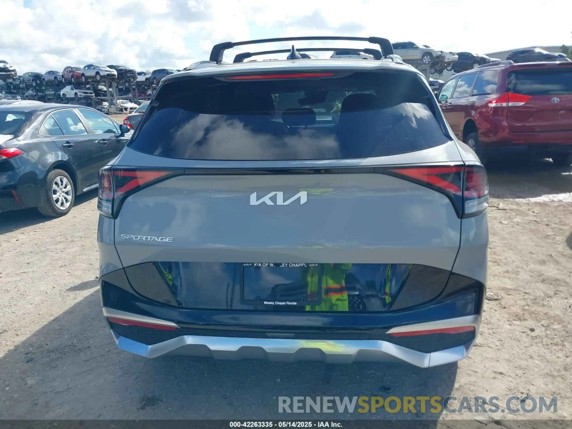 17 Photograph of a damaged car 5XYK43DF1RG154219 KIA SPORTAGE 2024