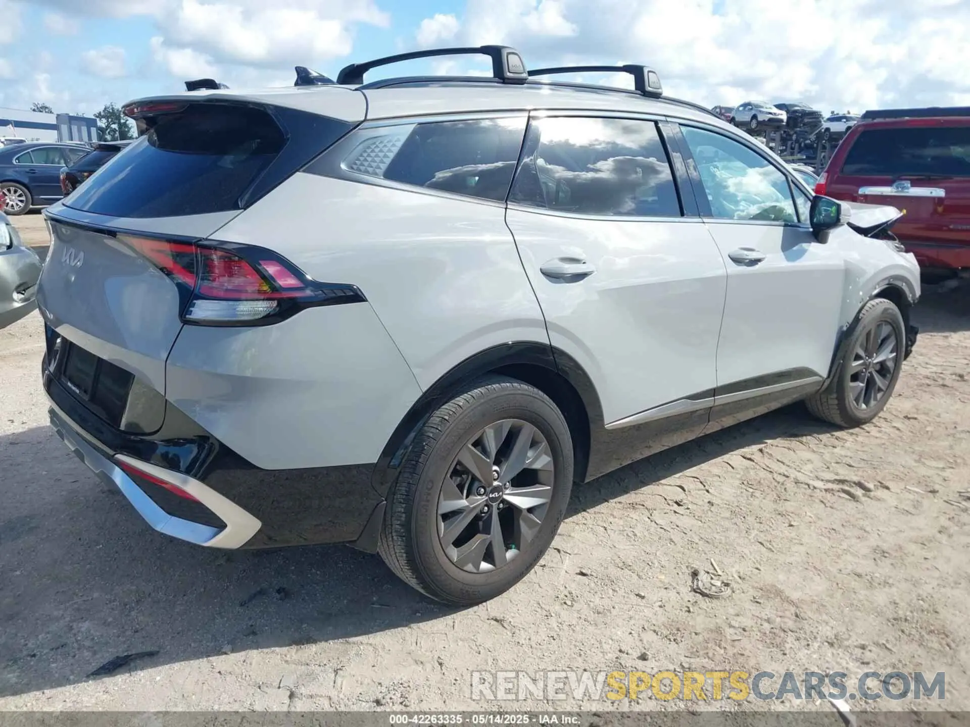 4 Photograph of a damaged car 5XYK43DF1RG154219 KIA SPORTAGE 2024