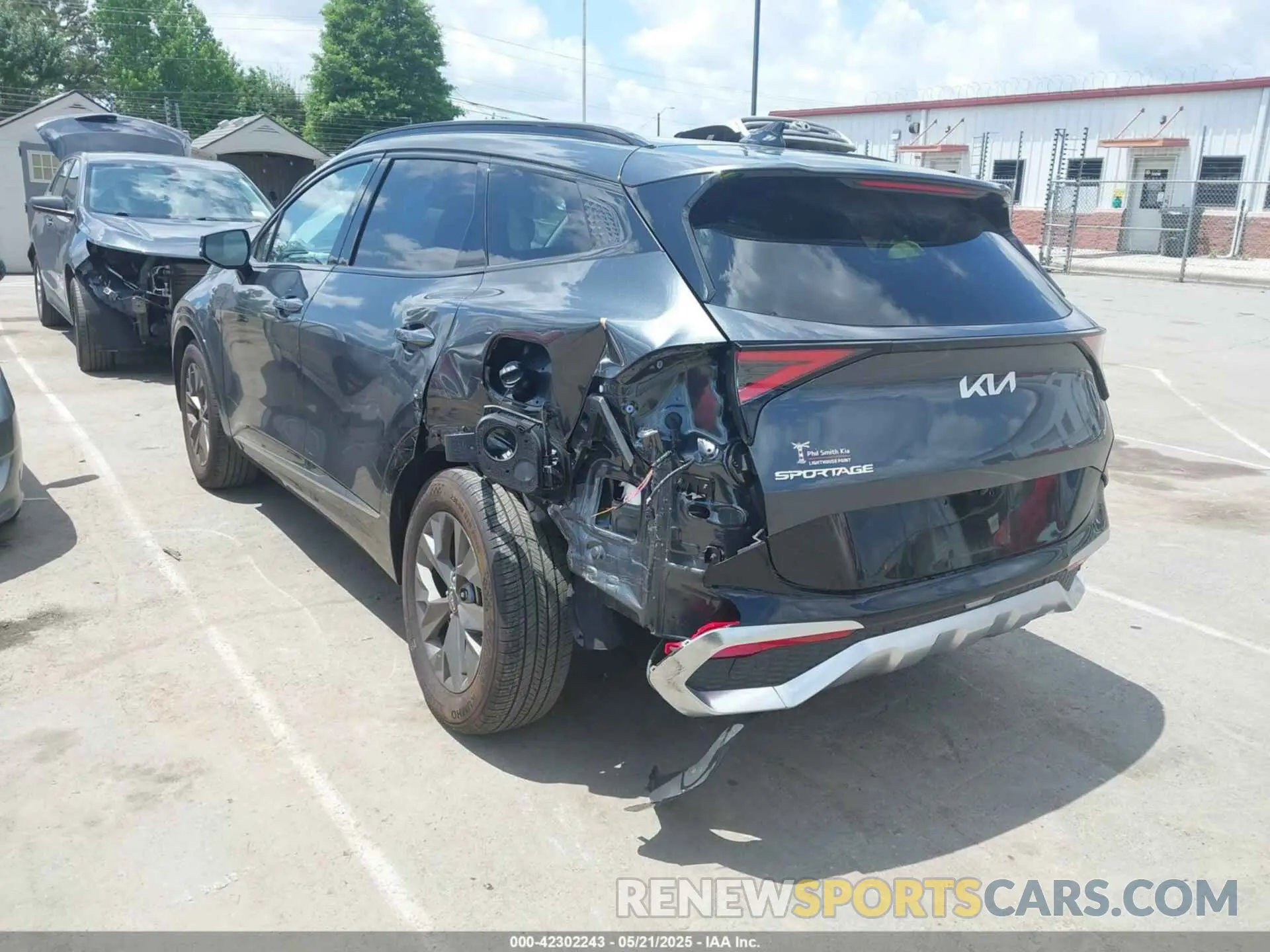 3 Photograph of a damaged car 5XYK43DF3RG155369 KIA SPORTAGE 2024