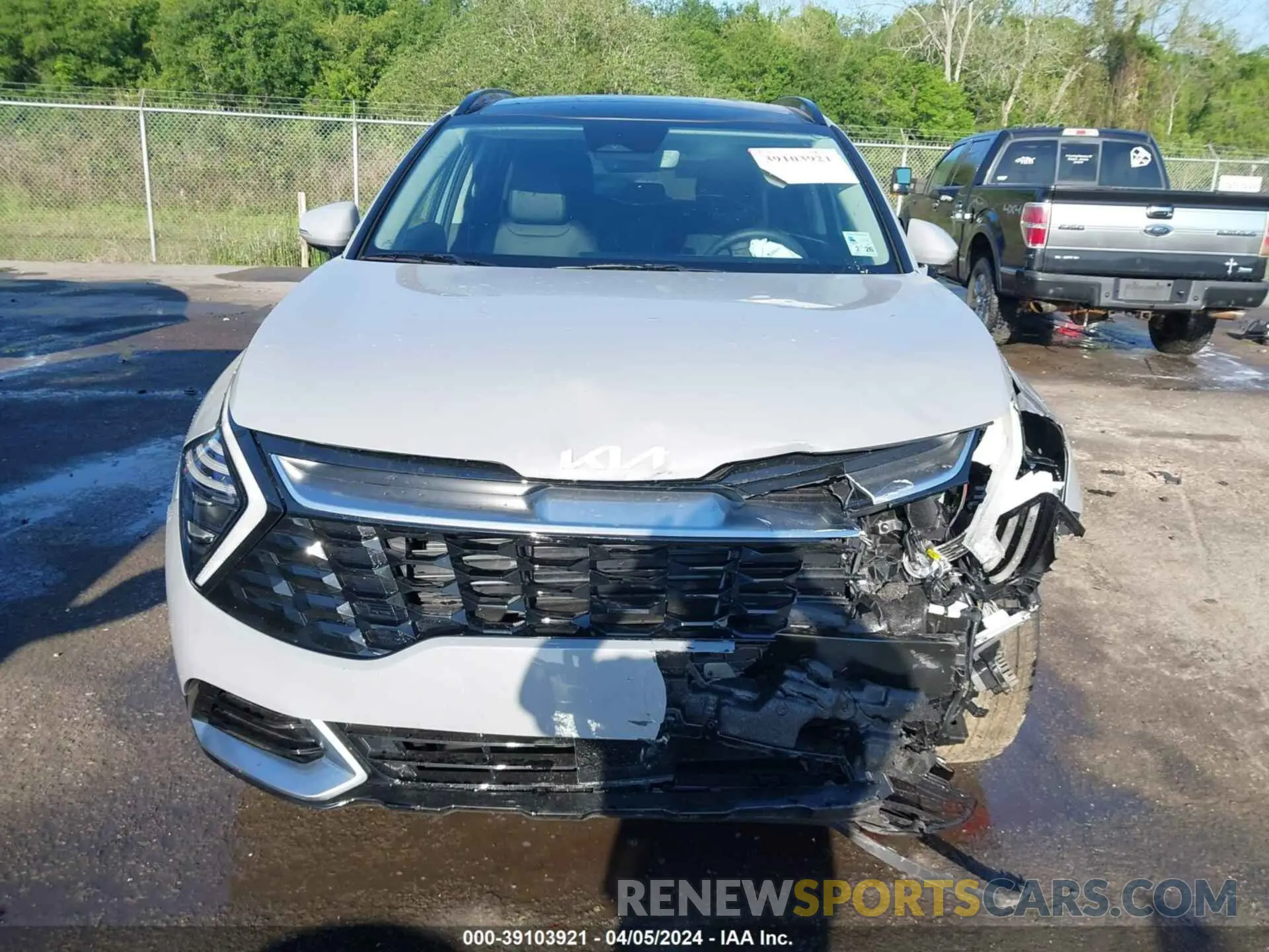 12 Photograph of a damaged car 5XYK43DF8RG187525 KIA SPORTAGE 2024