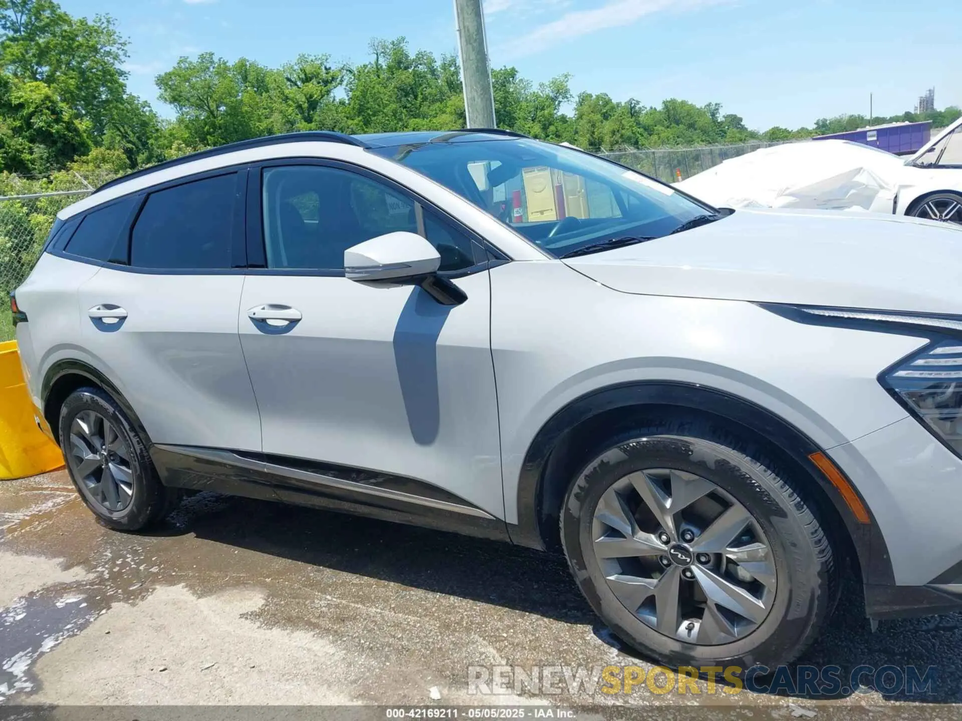 13 Photograph of a damaged car 5XYK43DFXRG211078 KIA SPORTAGE 2024