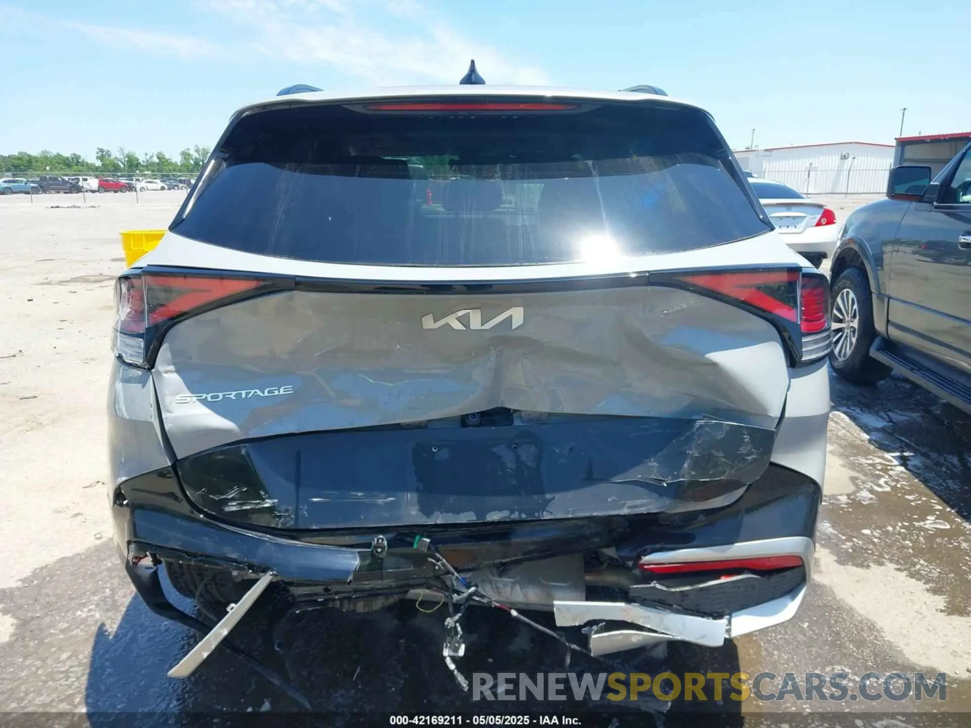 16 Photograph of a damaged car 5XYK43DFXRG211078 KIA SPORTAGE 2024