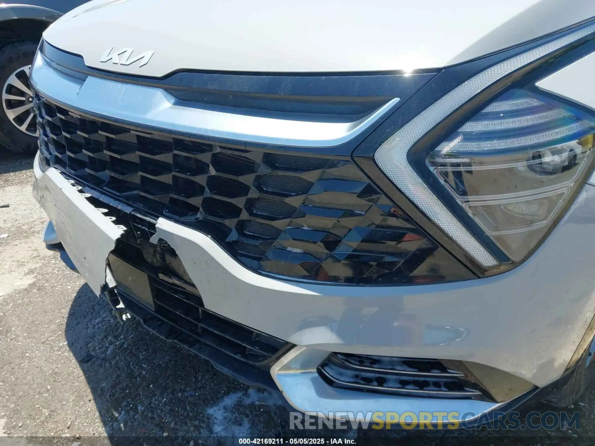 17 Photograph of a damaged car 5XYK43DFXRG211078 KIA SPORTAGE 2024