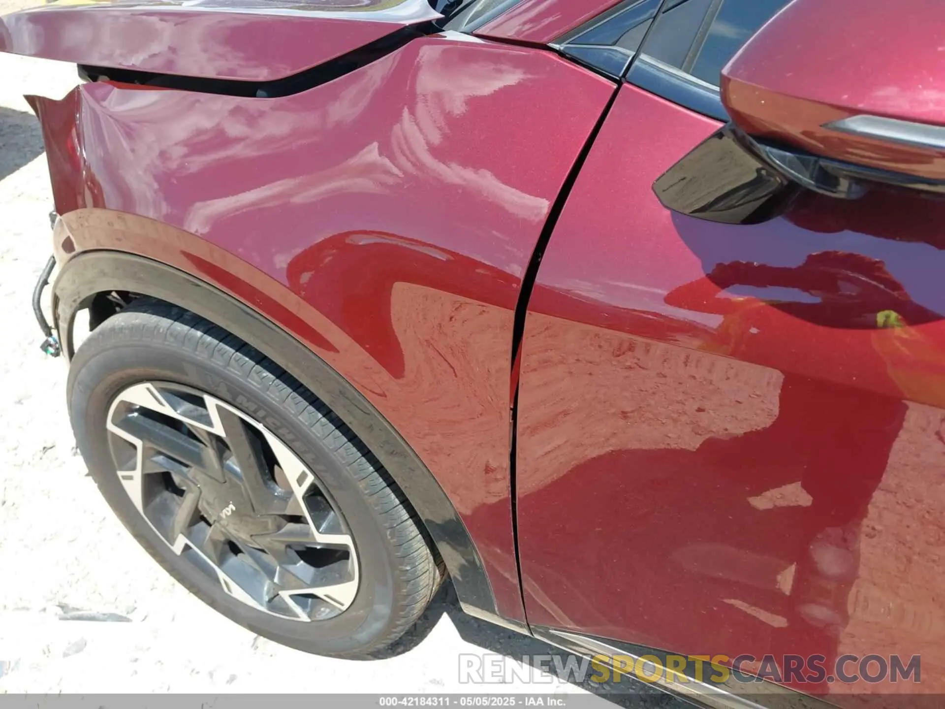 18 Photograph of a damaged car 5XYK53DF0RG156122 KIA SPORTAGE 2024