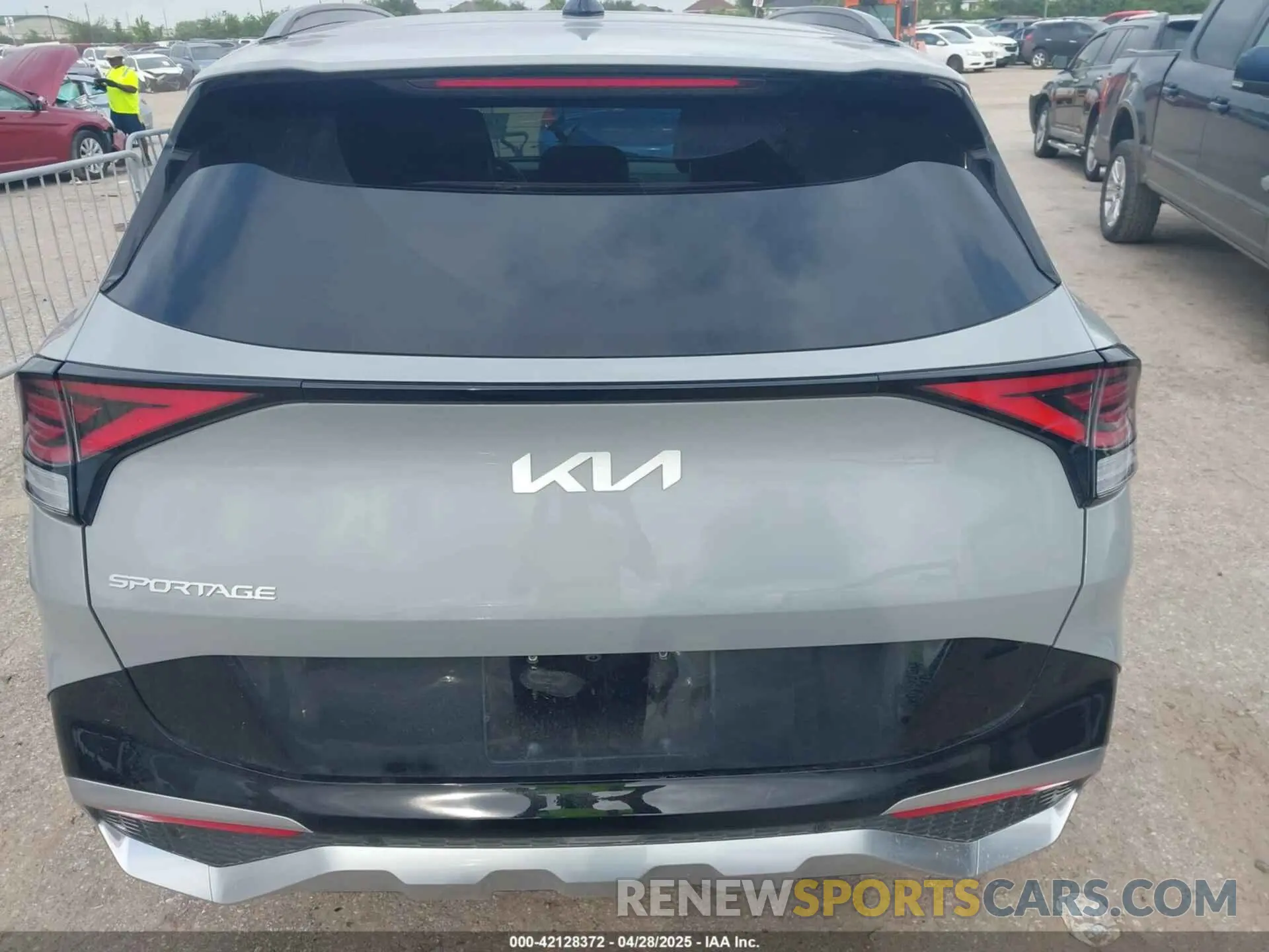 16 Photograph of a damaged car 5XYK53DF3RG167390 KIA SPORTAGE 2024