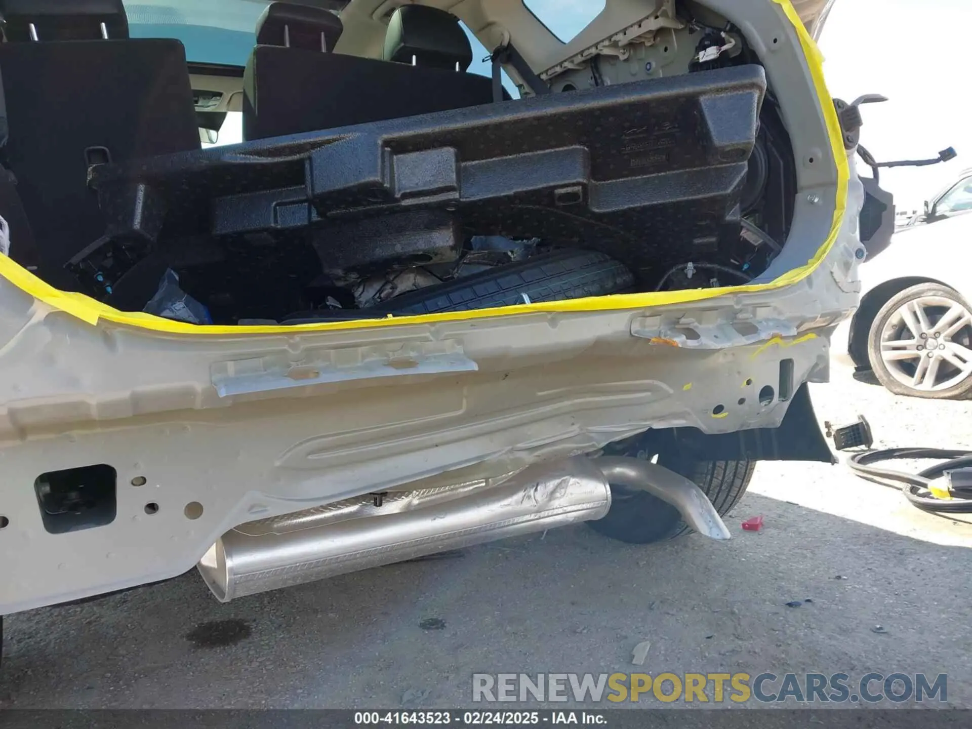6 Photograph of a damaged car 5XYK53DF3RG233940 KIA SPORTAGE 2024