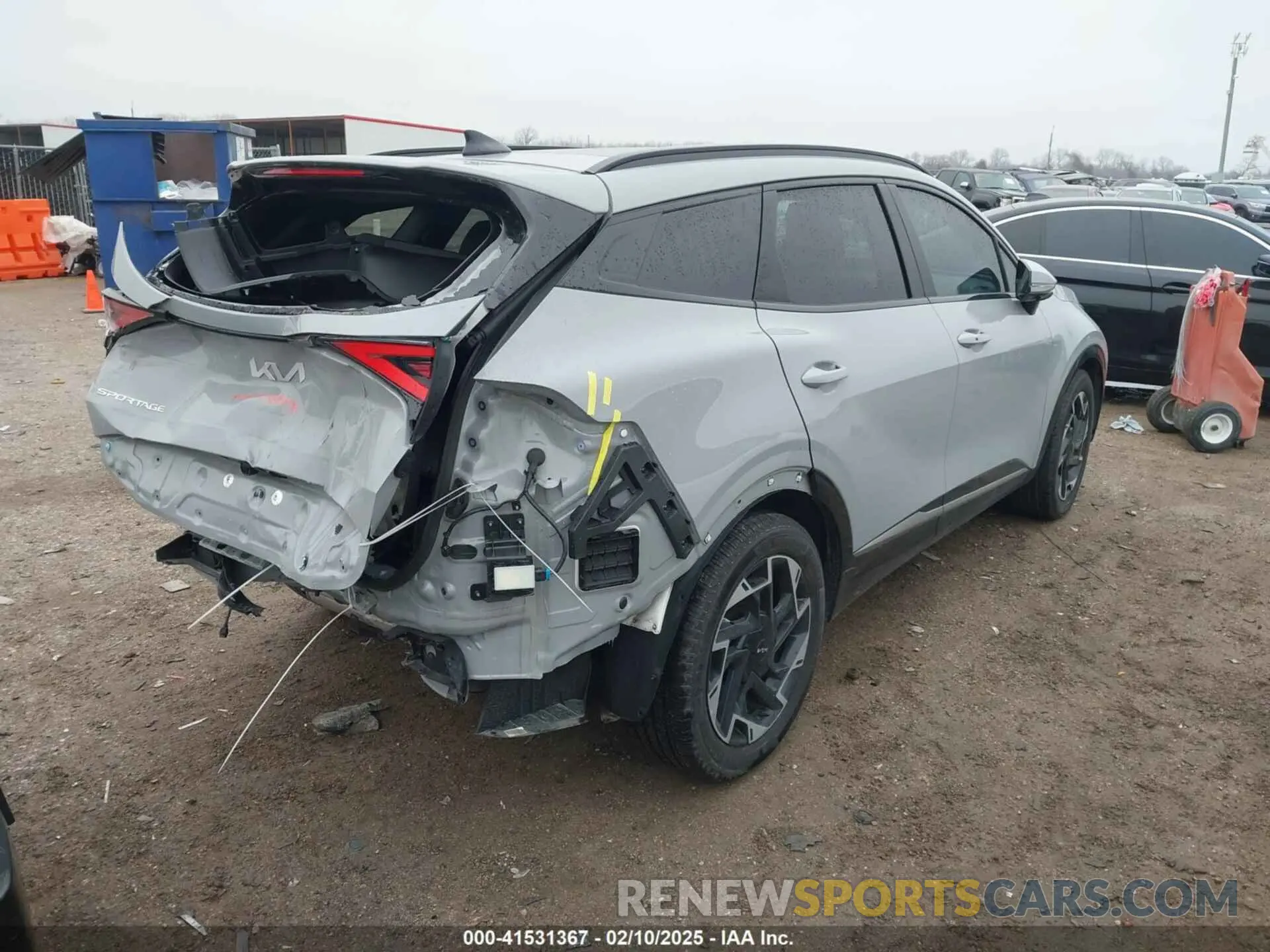 4 Photograph of a damaged car 5XYK53DF4RG177815 KIA SPORTAGE 2024