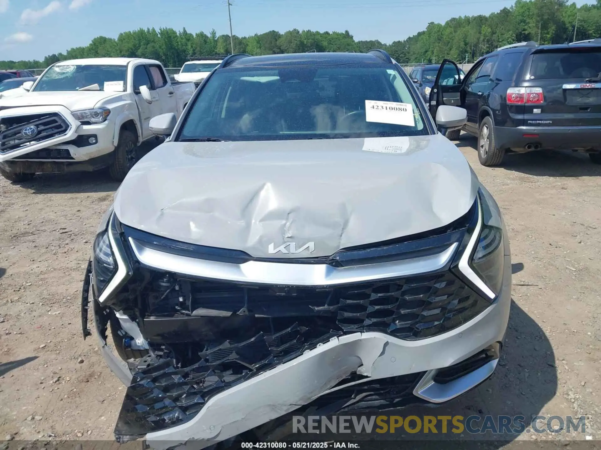 12 Photograph of a damaged car 5XYK53DF5RG139896 KIA SPORTAGE 2024