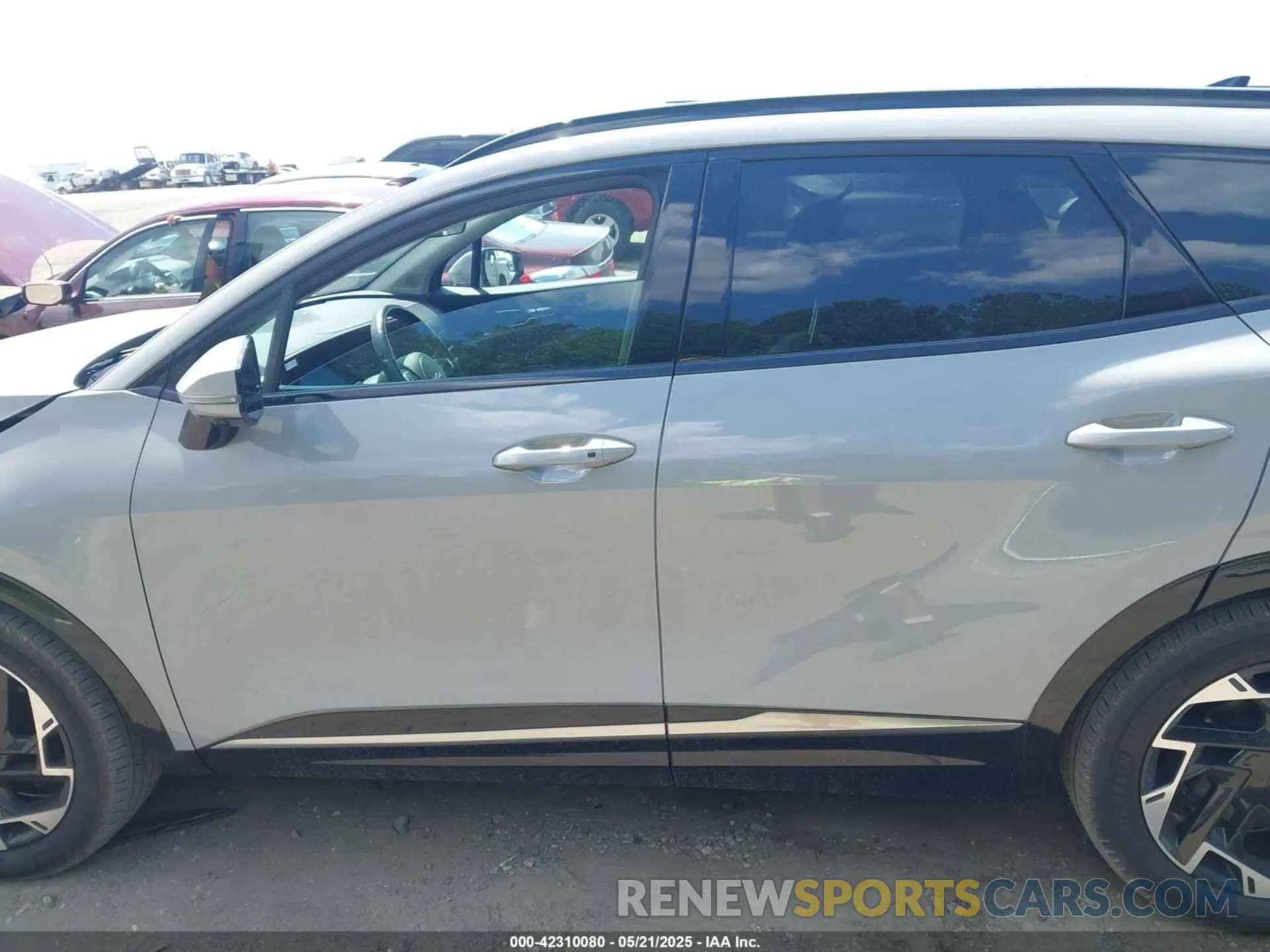 14 Photograph of a damaged car 5XYK53DF5RG139896 KIA SPORTAGE 2024