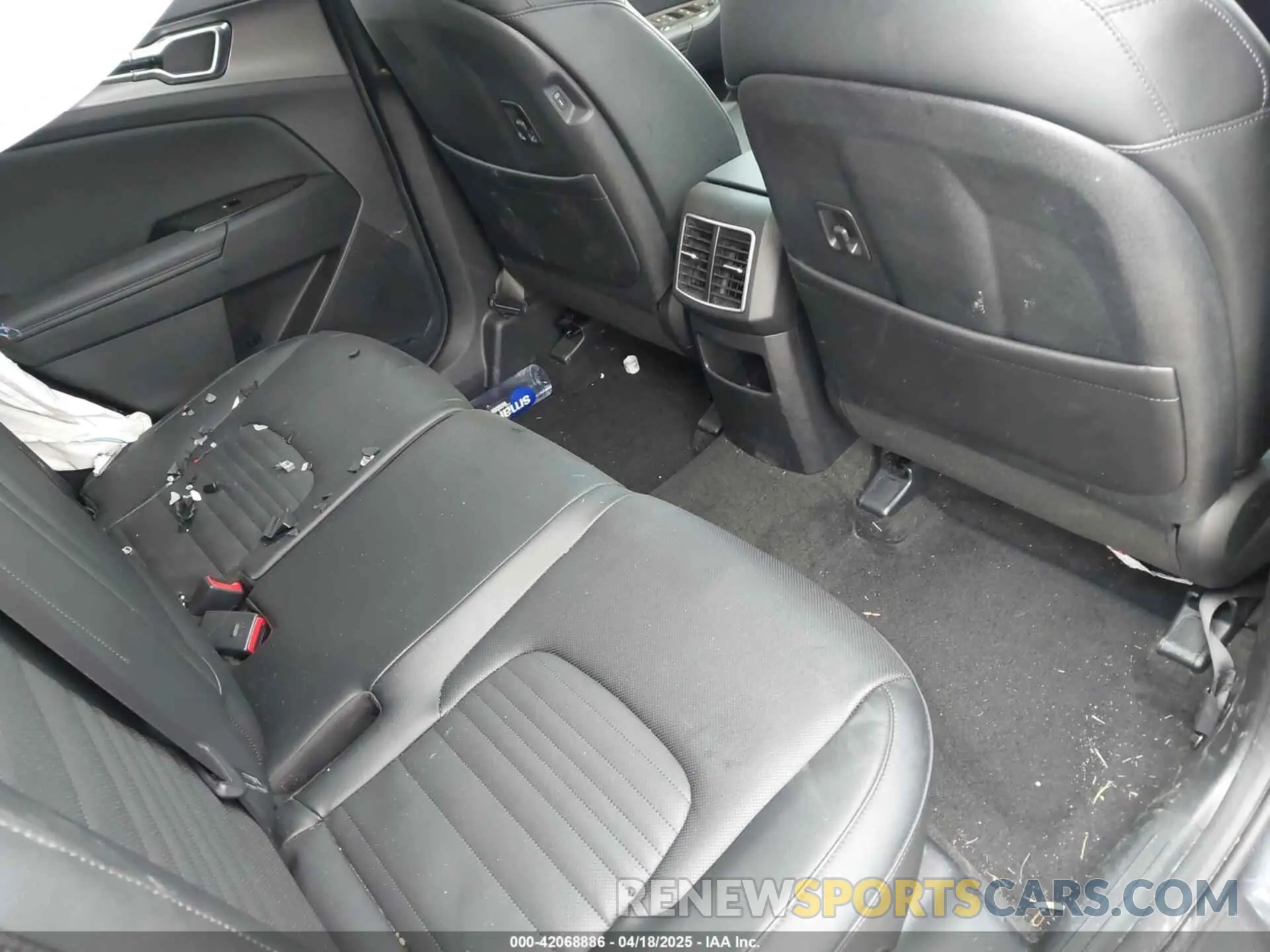 8 Photograph of a damaged car 5XYK53DF7RG200178 KIA SPORTAGE 2024