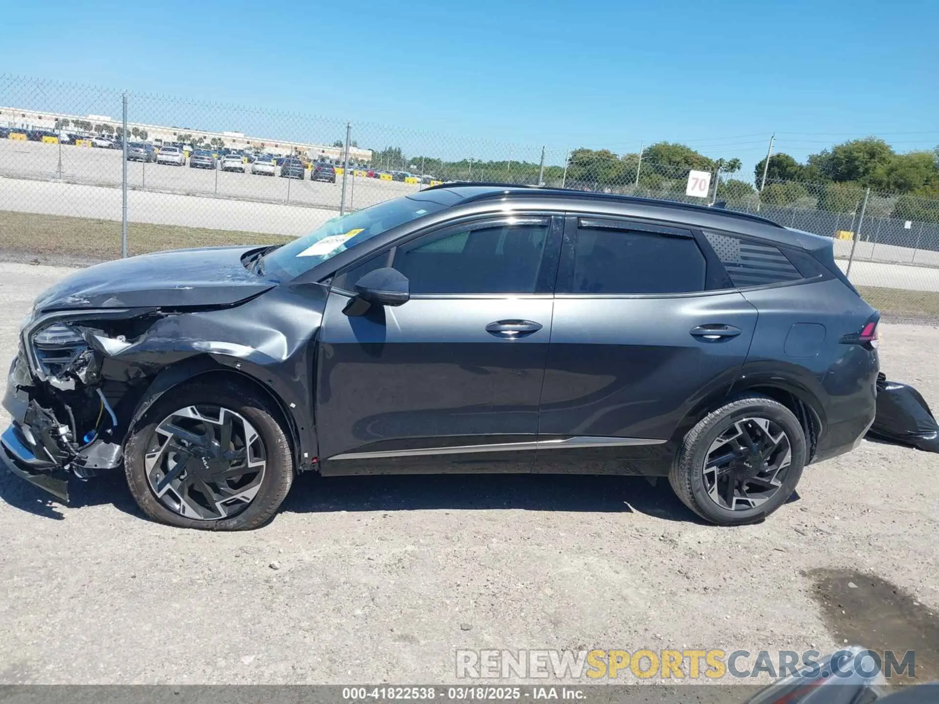 14 Photograph of a damaged car 5XYK5CDF5RG189875 KIA SPORTAGE 2024