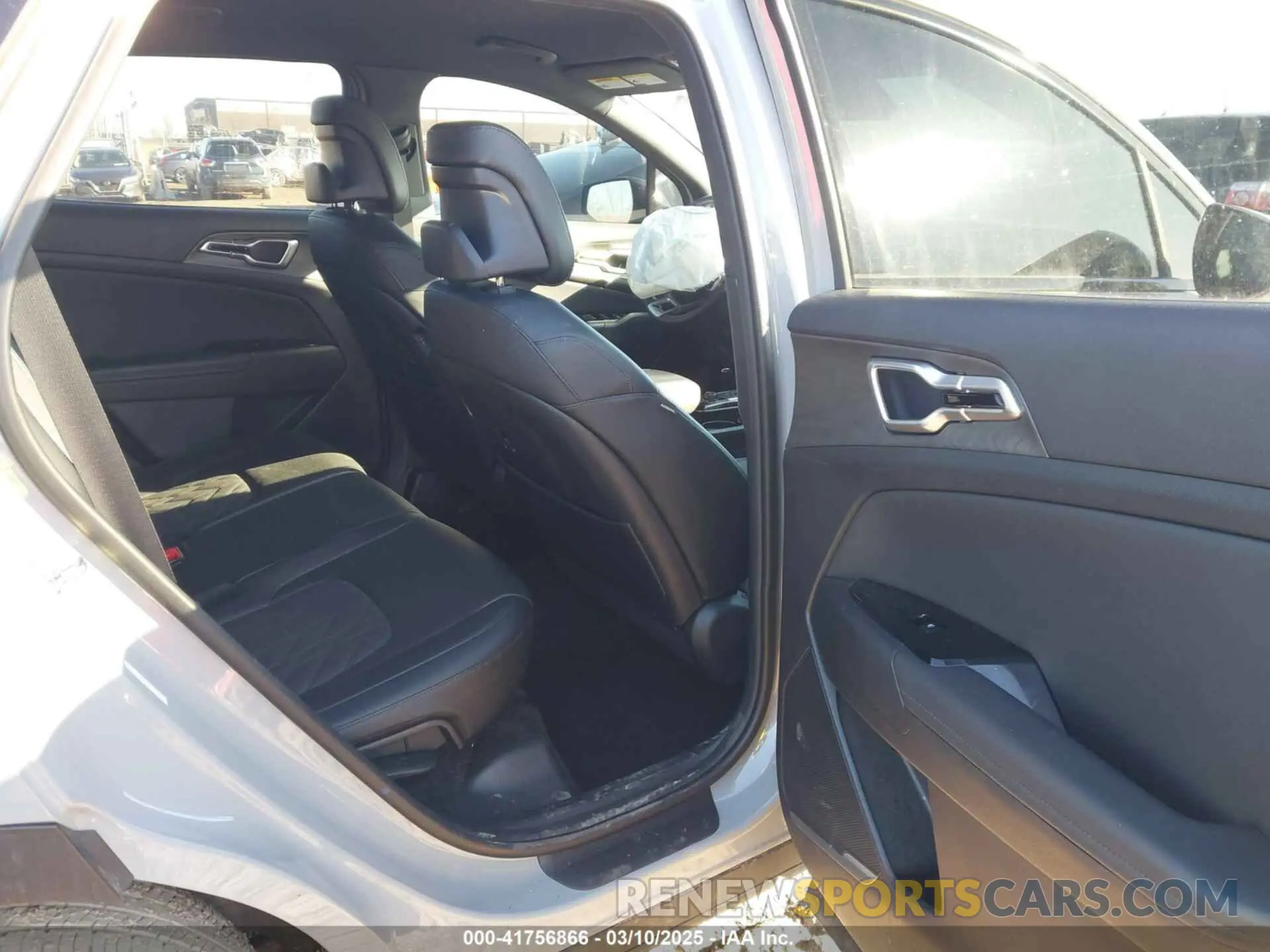 8 Photograph of a damaged car 5XYK6CDF3RG179049 KIA SPORTAGE 2024