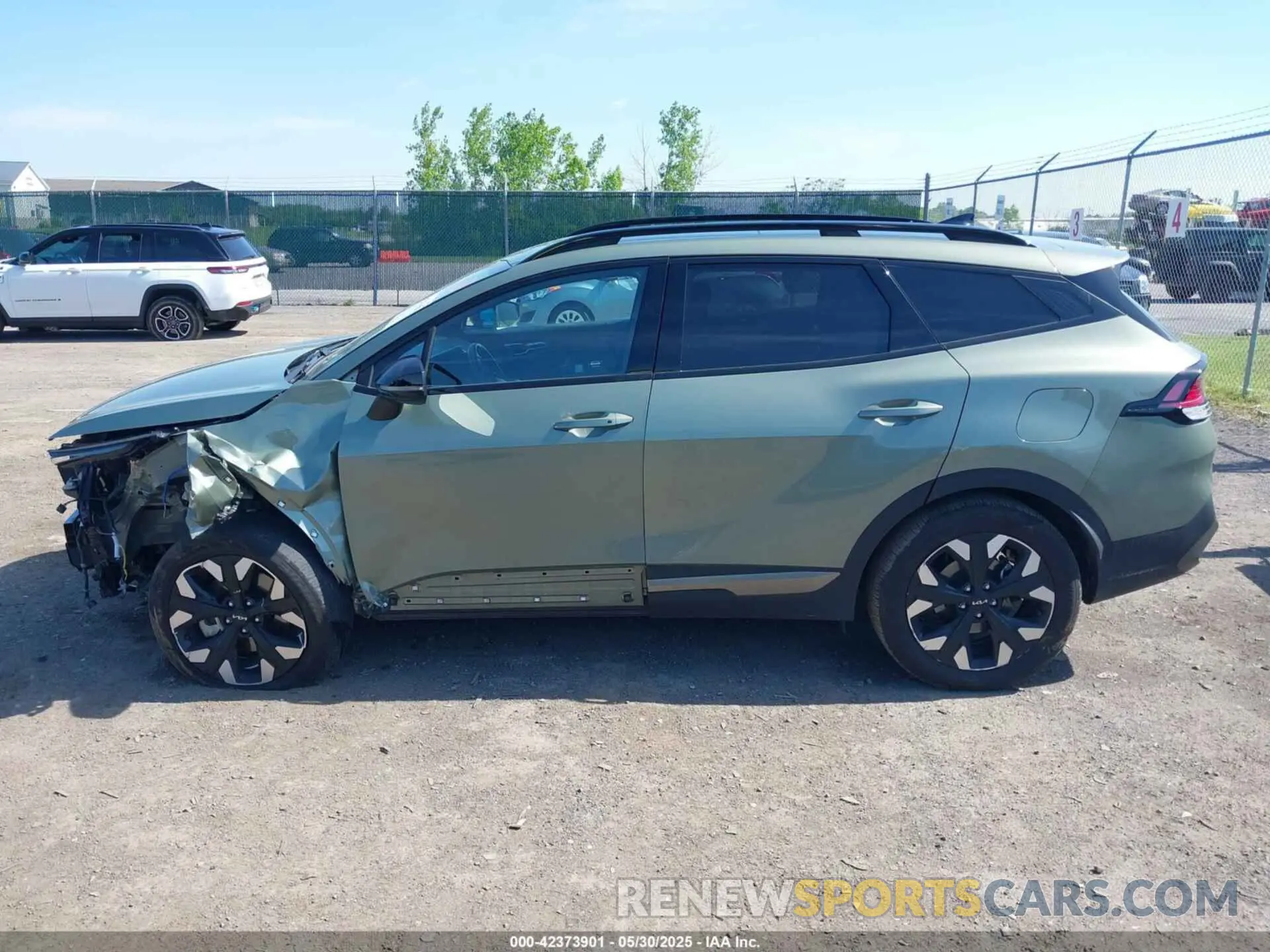 13 Photograph of a damaged car 5XYK6CDF4RG146349 KIA SPORTAGE 2024