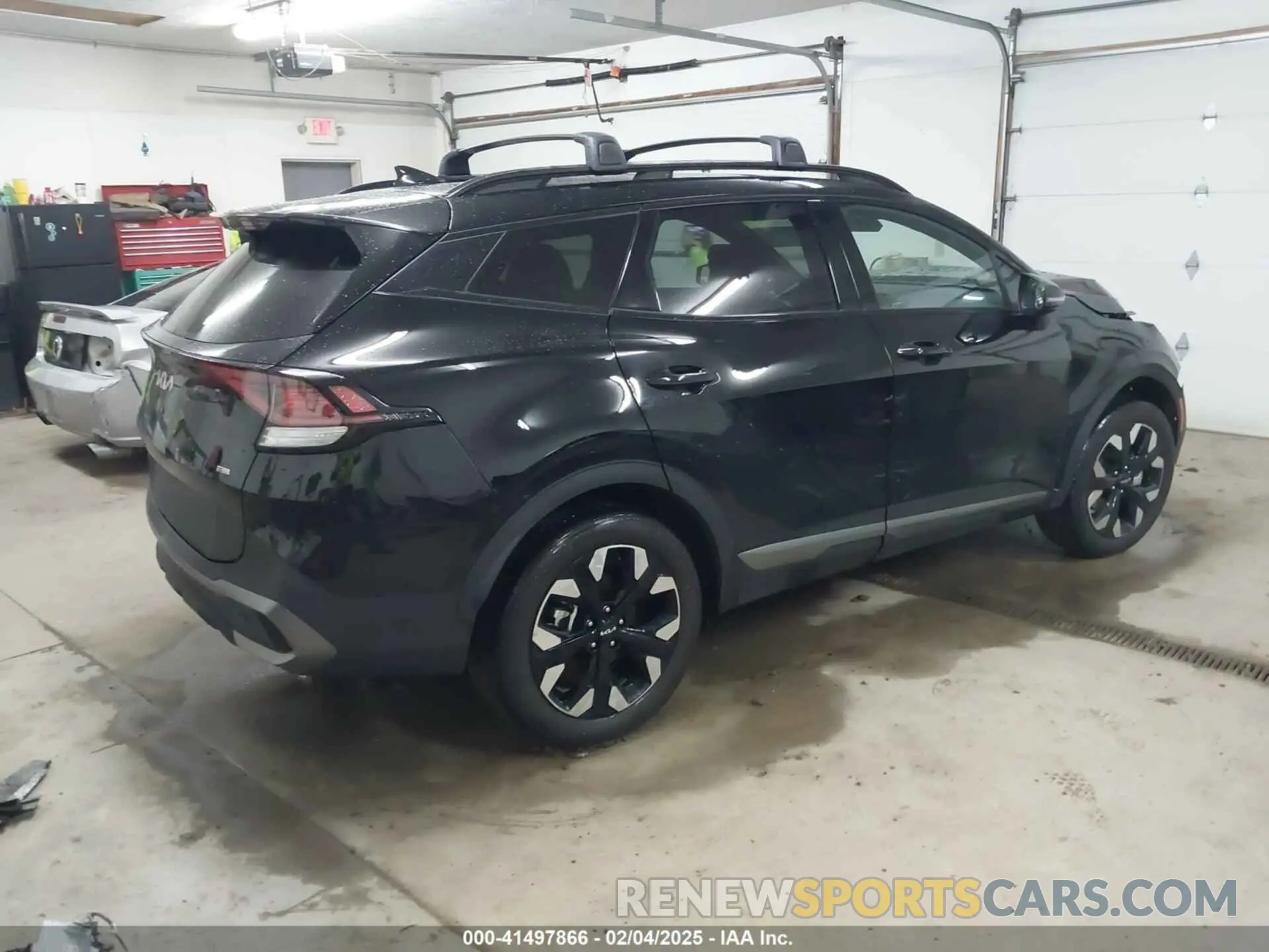 4 Photograph of a damaged car 5XYK6CDF4RG161370 KIA SPORTAGE 2024