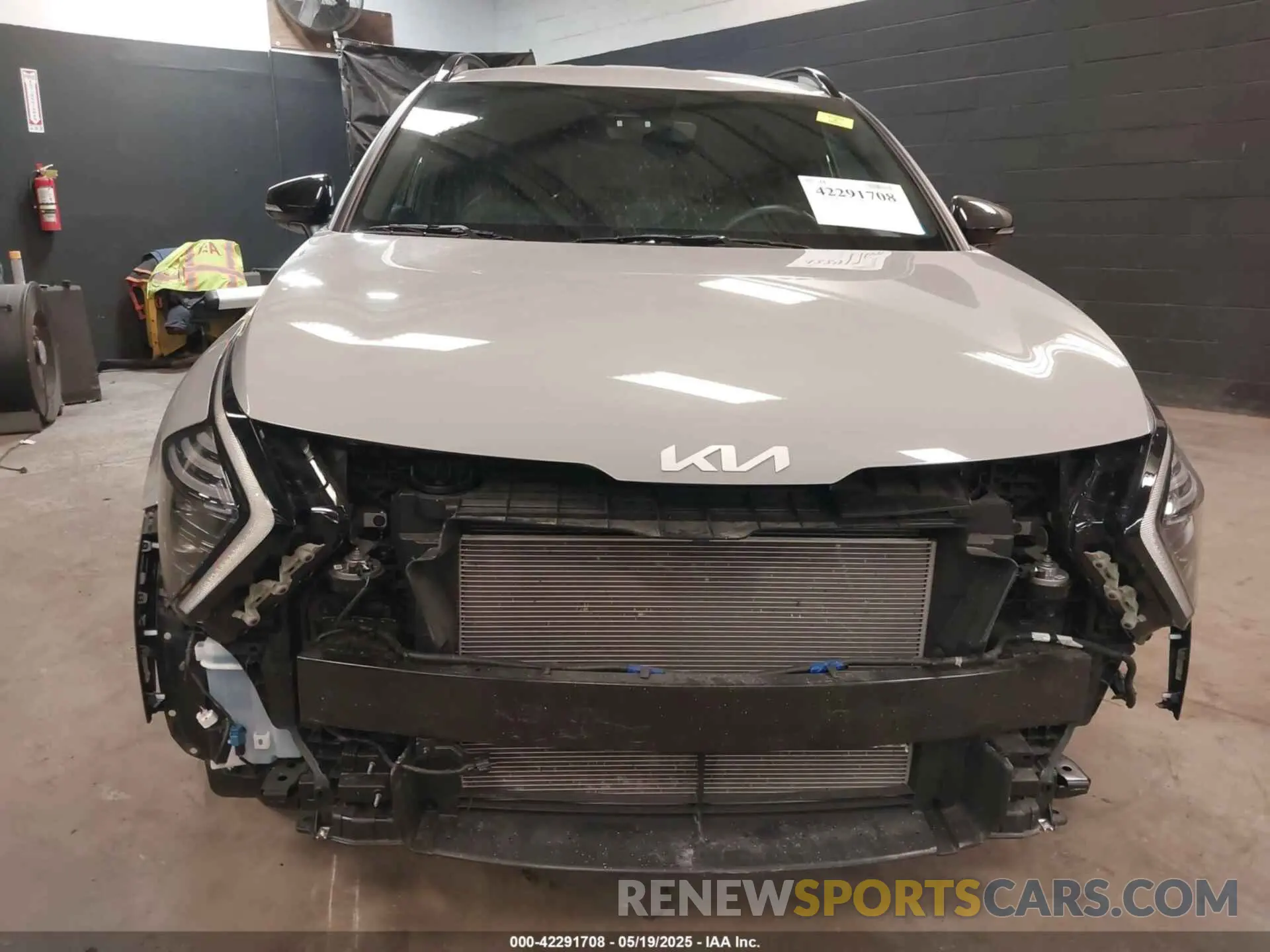 13 Photograph of a damaged car 5XYK6CDF5RG175343 KIA SPORTAGE 2024