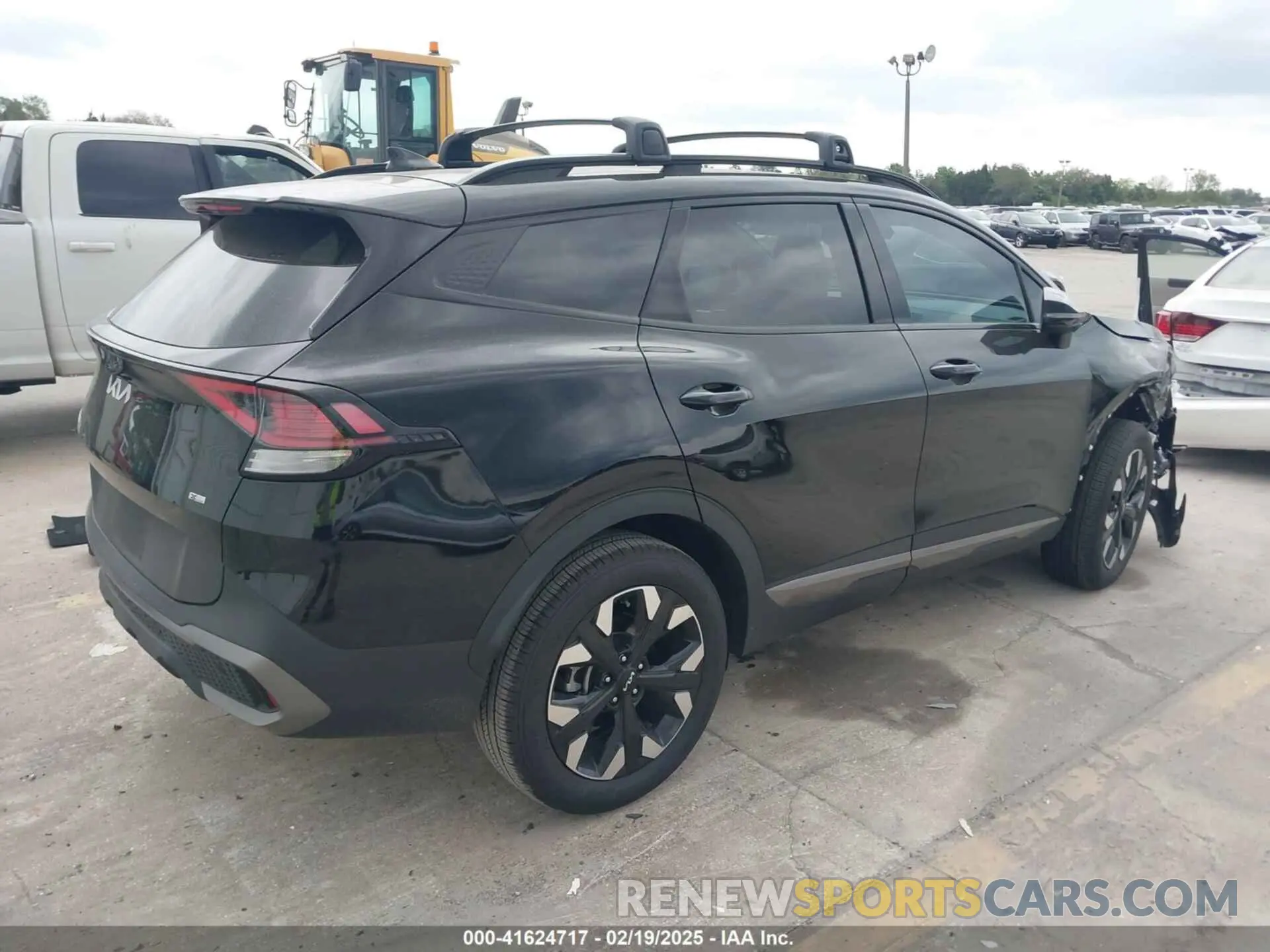 4 Photograph of a damaged car 5XYK6CDFXRG168078 KIA SPORTAGE 2024