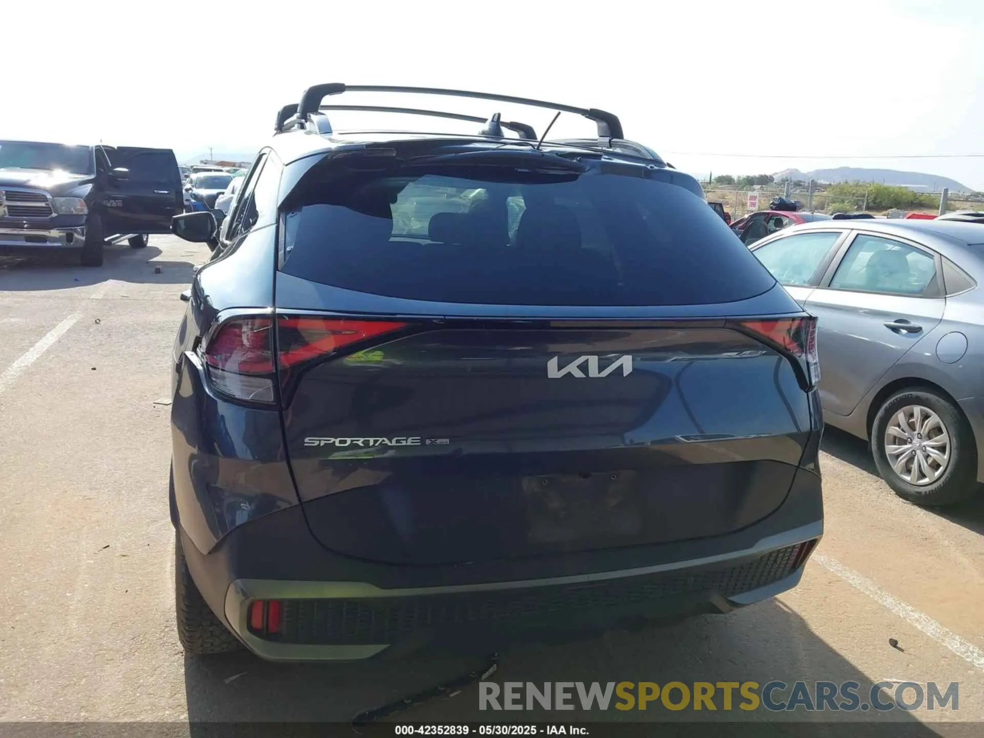 17 Photograph of a damaged car 5XYK7CDF1RG151473 KIA SPORTAGE 2024