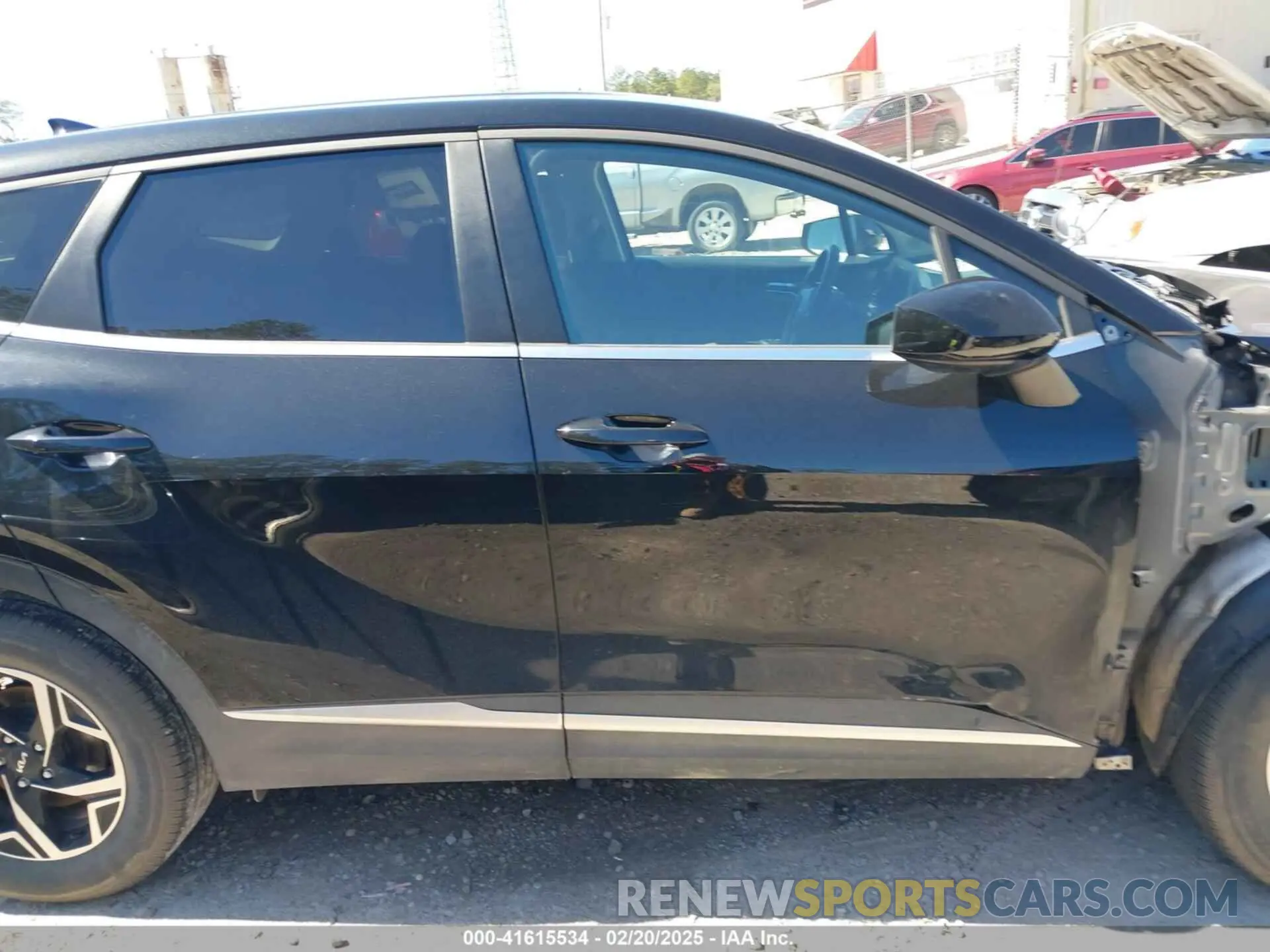 14 Photograph of a damaged car KNDPU3DF1R7270071 KIA SPORTAGE 2024