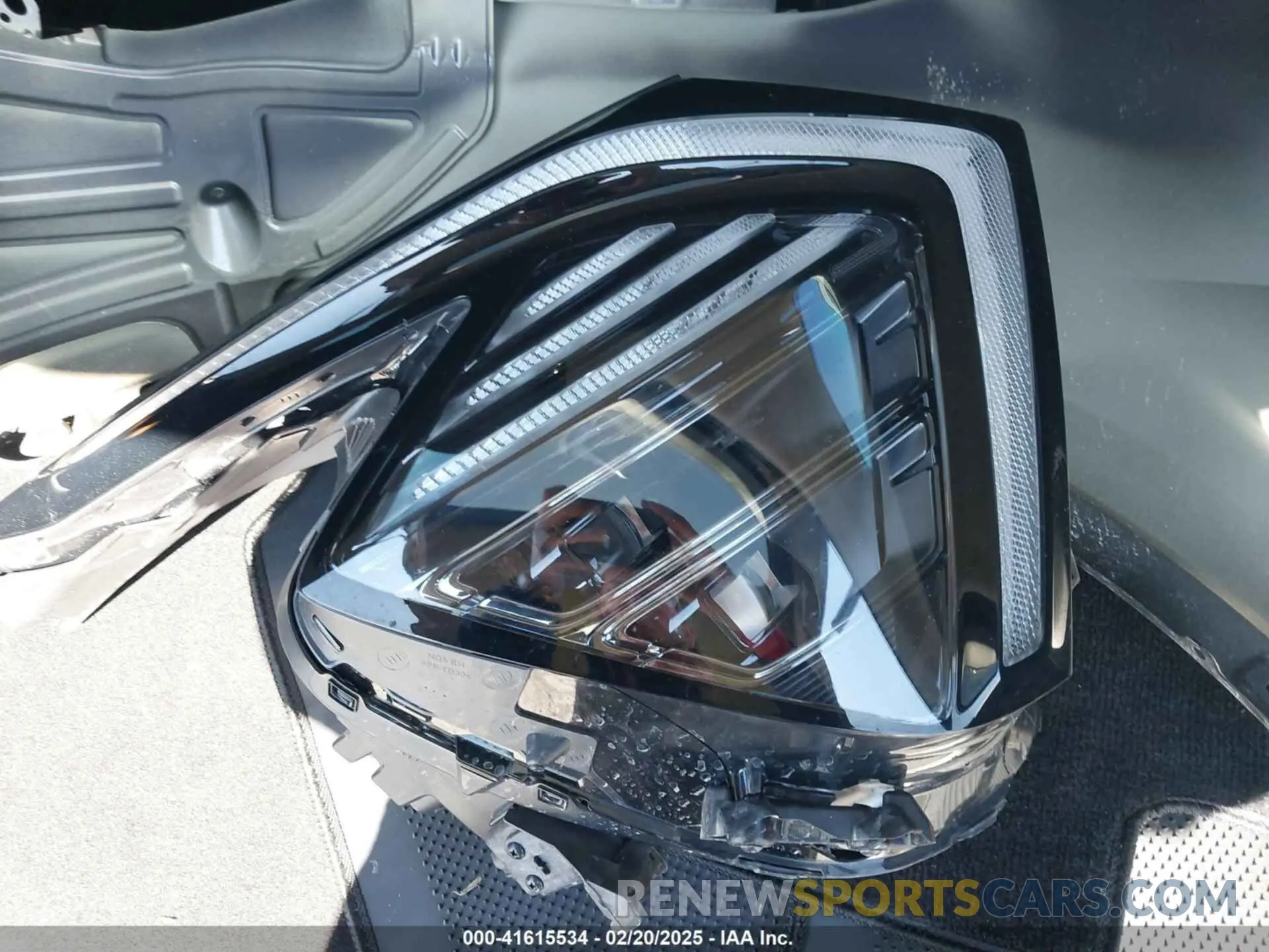 19 Photograph of a damaged car KNDPU3DF1R7270071 KIA SPORTAGE 2024