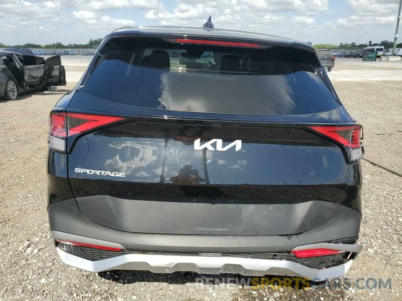 6 Photograph of a damaged car KNDPU3DF2R7257765 KIA SPORTAGE 2024