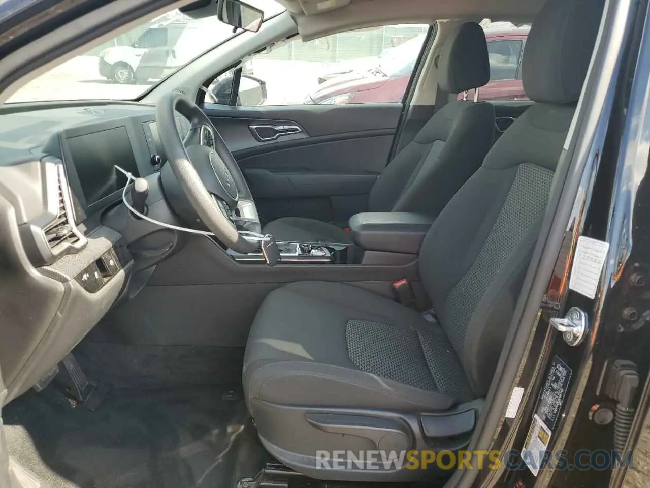 7 Photograph of a damaged car KNDPU3DF2R7257765 KIA SPORTAGE 2024