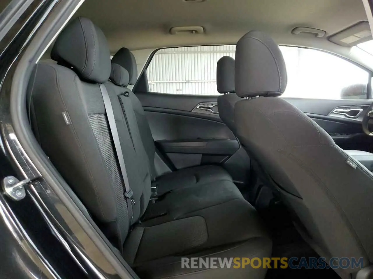 11 Photograph of a damaged car KNDPU3DF2R7280284 KIA SPORTAGE 2024