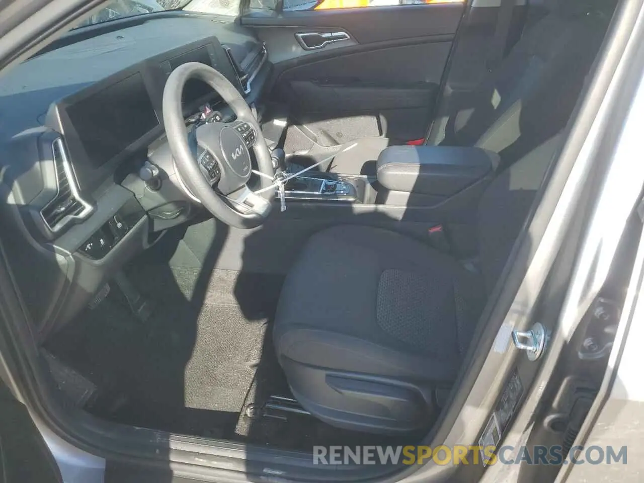 7 Photograph of a damaged car KNDPU3DF2R7281547 KIA SPORTAGE 2024