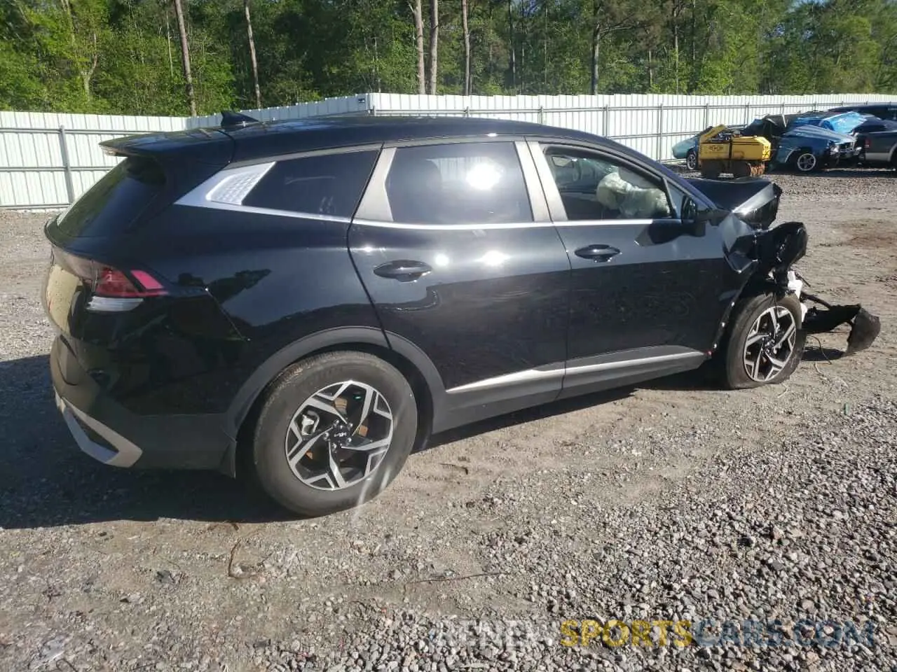 3 Photograph of a damaged car KNDPU3DF2R7285114 KIA SPORTAGE 2024