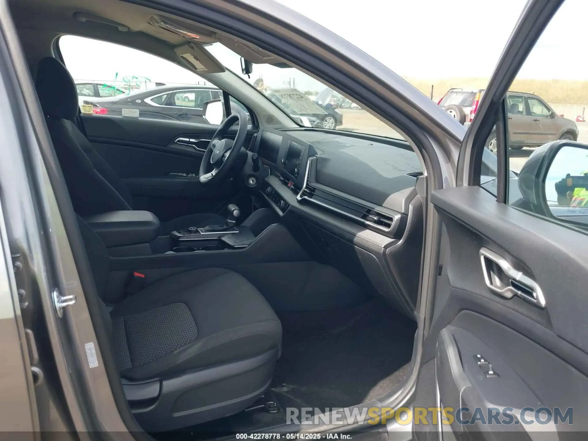 5 Photograph of a damaged car KNDPU3DF2R7316703 KIA SPORTAGE 2024