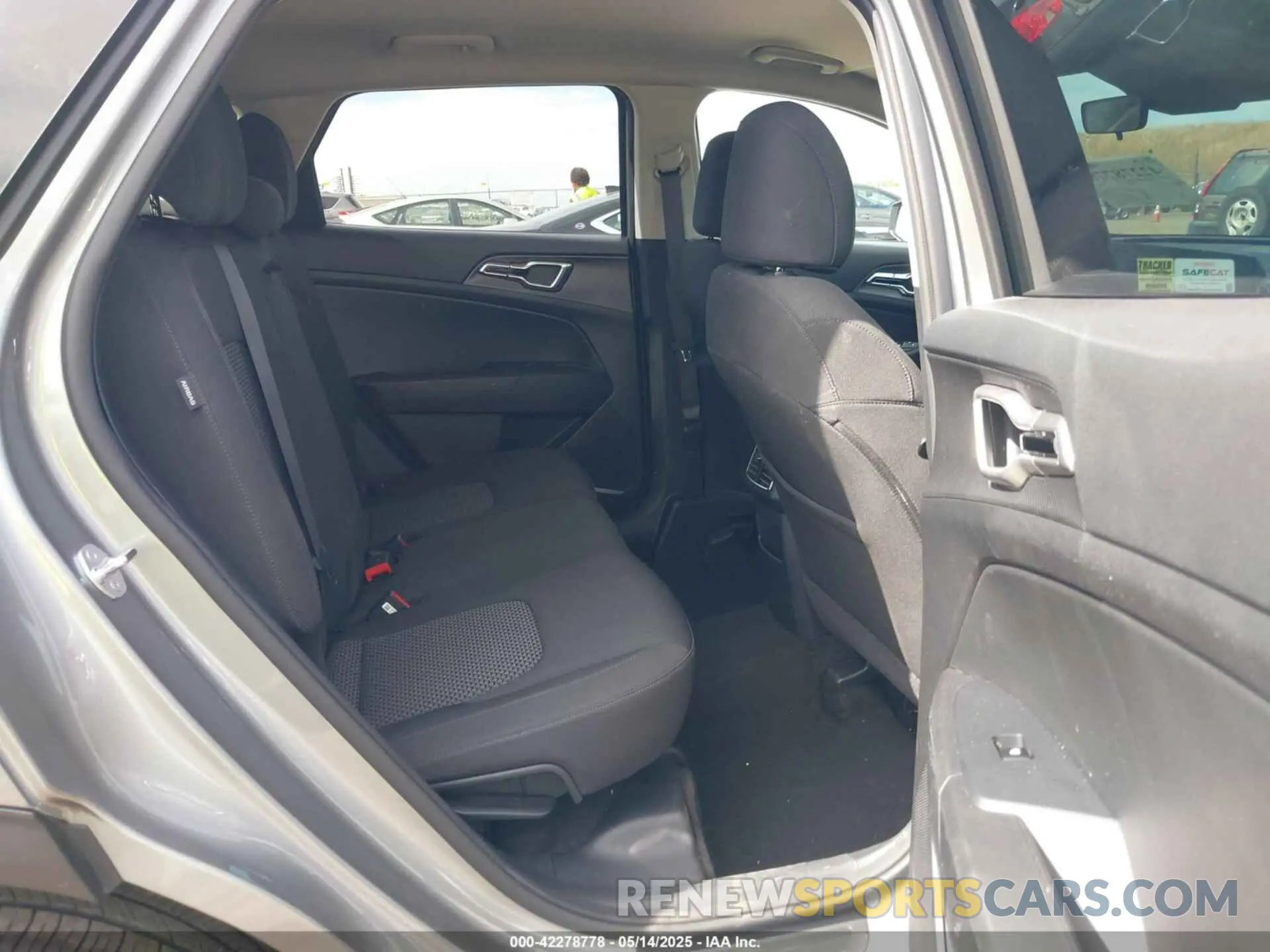8 Photograph of a damaged car KNDPU3DF2R7316703 KIA SPORTAGE 2024