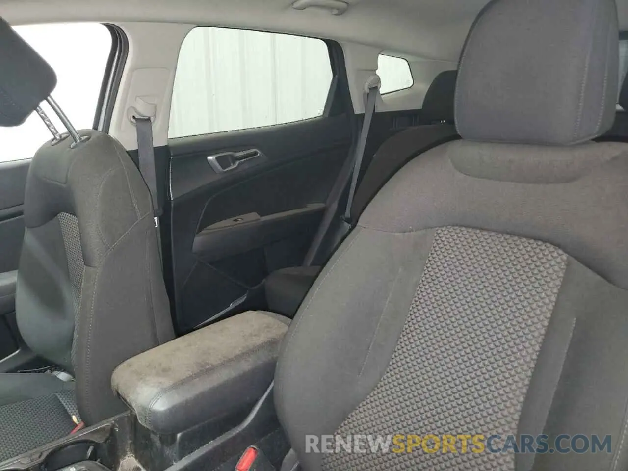 10 Photograph of a damaged car KNDPU3DF3R7215542 KIA SPORTAGE 2024