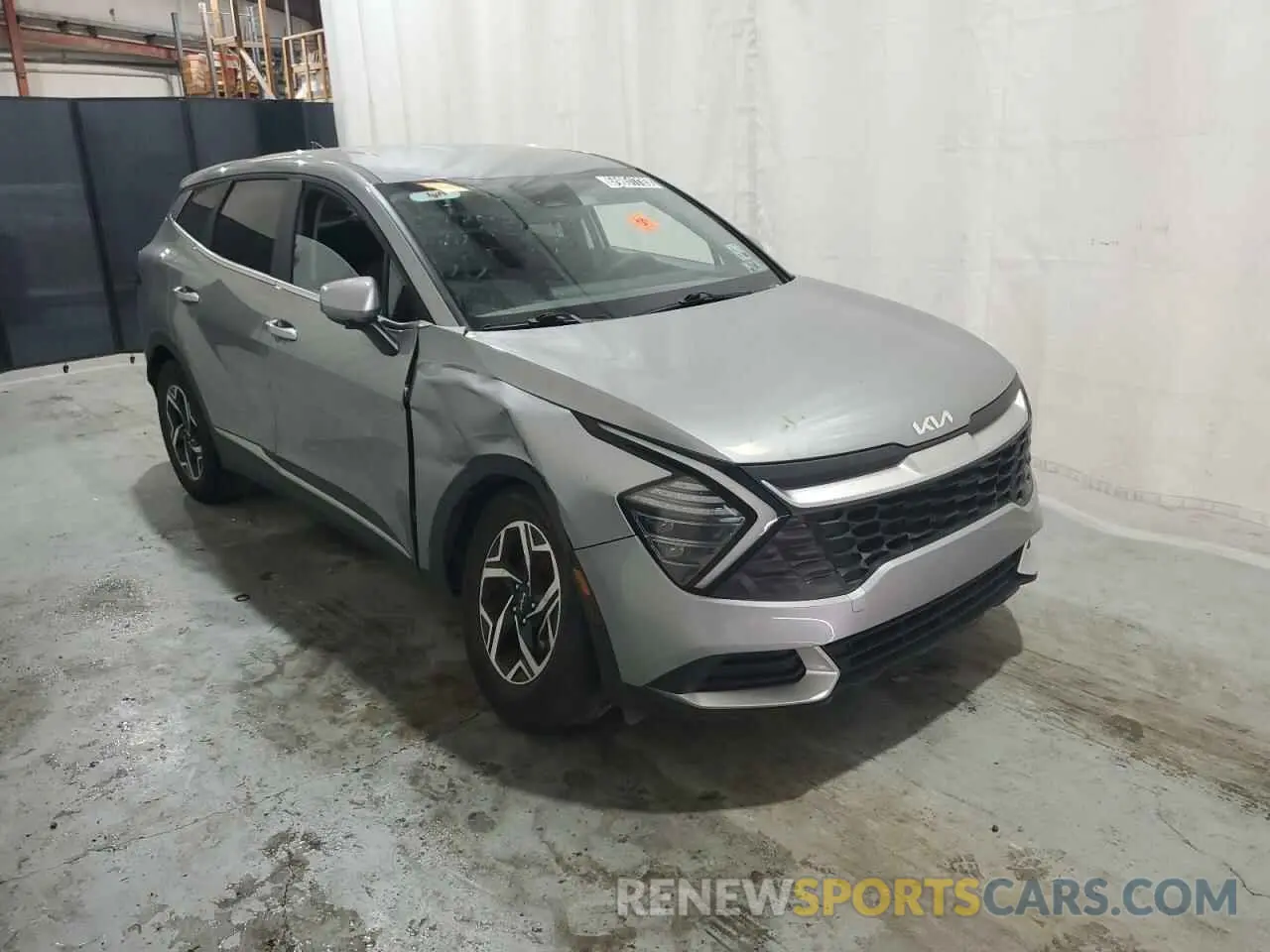 4 Photograph of a damaged car KNDPU3DF3R7215542 KIA SPORTAGE 2024