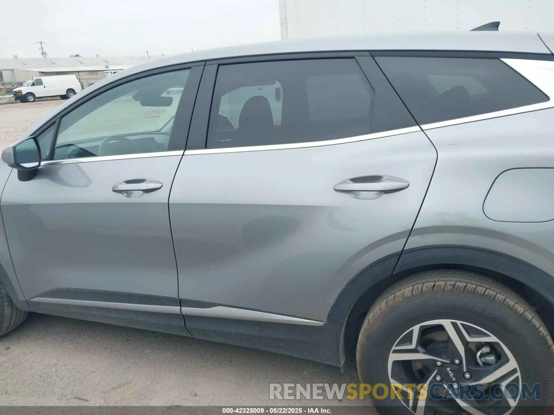 14 Photograph of a damaged car KNDPU3DF4R7234536 KIA SPORTAGE 2024