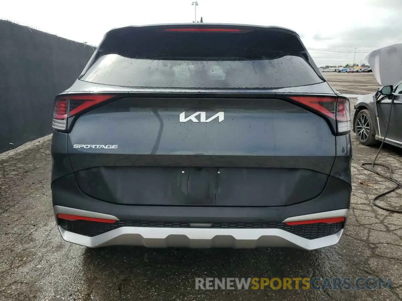 6 Photograph of a damaged car KNDPU3DF4R7283977 KIA SPORTAGE 2024
