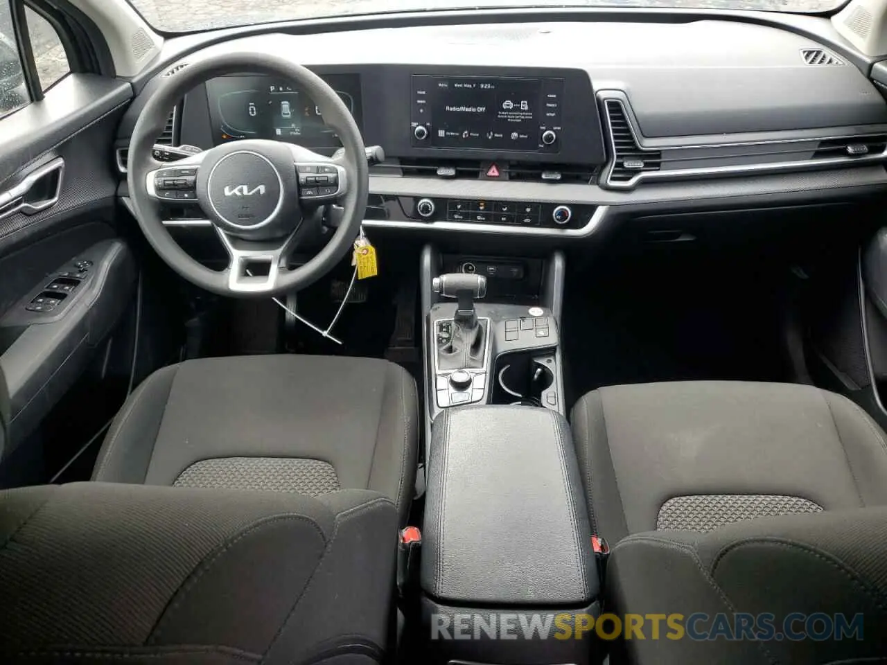8 Photograph of a damaged car KNDPU3DF4R7283977 KIA SPORTAGE 2024