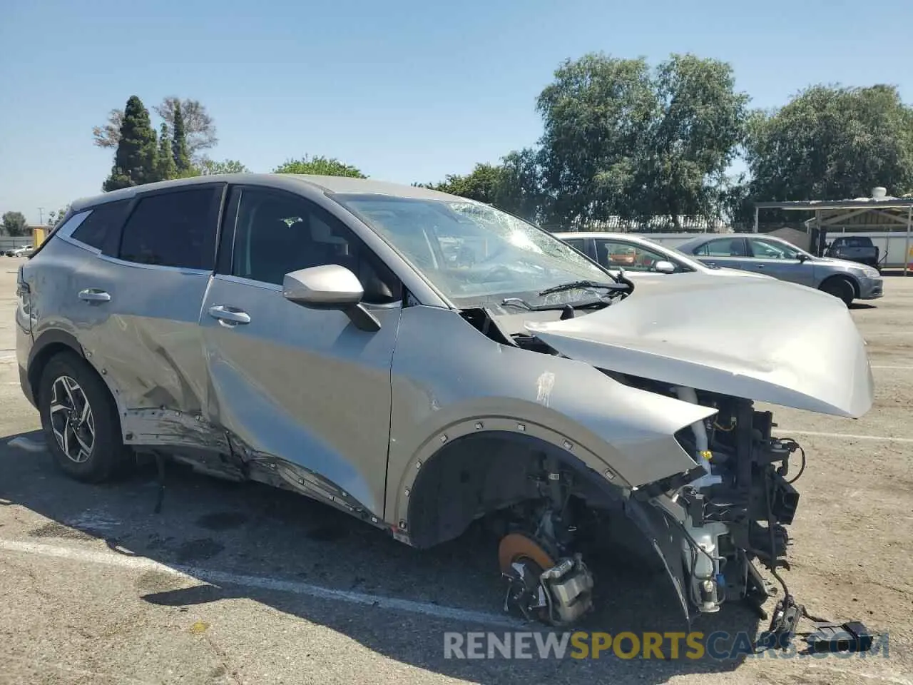 4 Photograph of a damaged car KNDPU3DF5R7213744 KIA SPORTAGE 2024