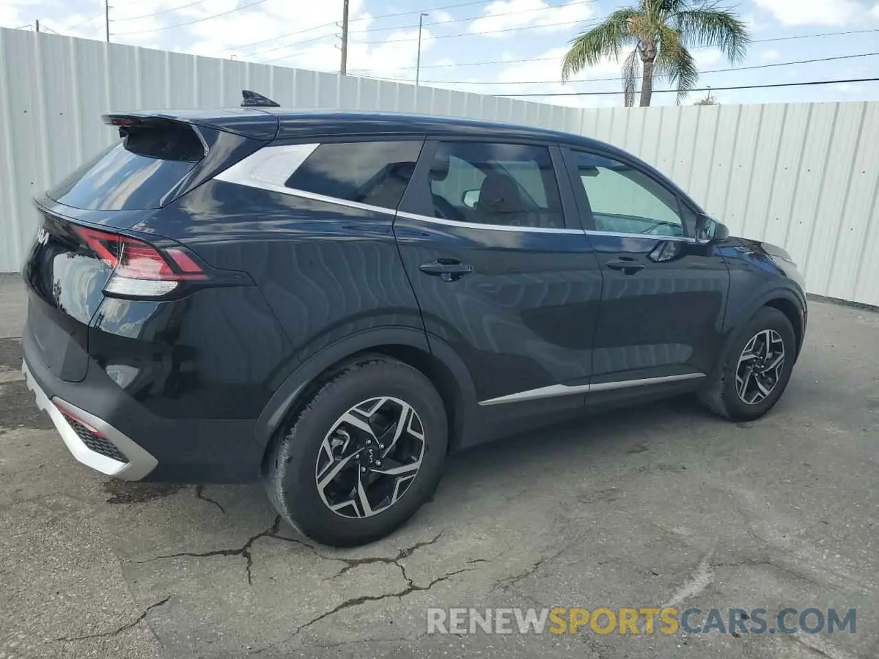 3 Photograph of a damaged car KNDPU3DF5R7291652 KIA SPORTAGE 2024