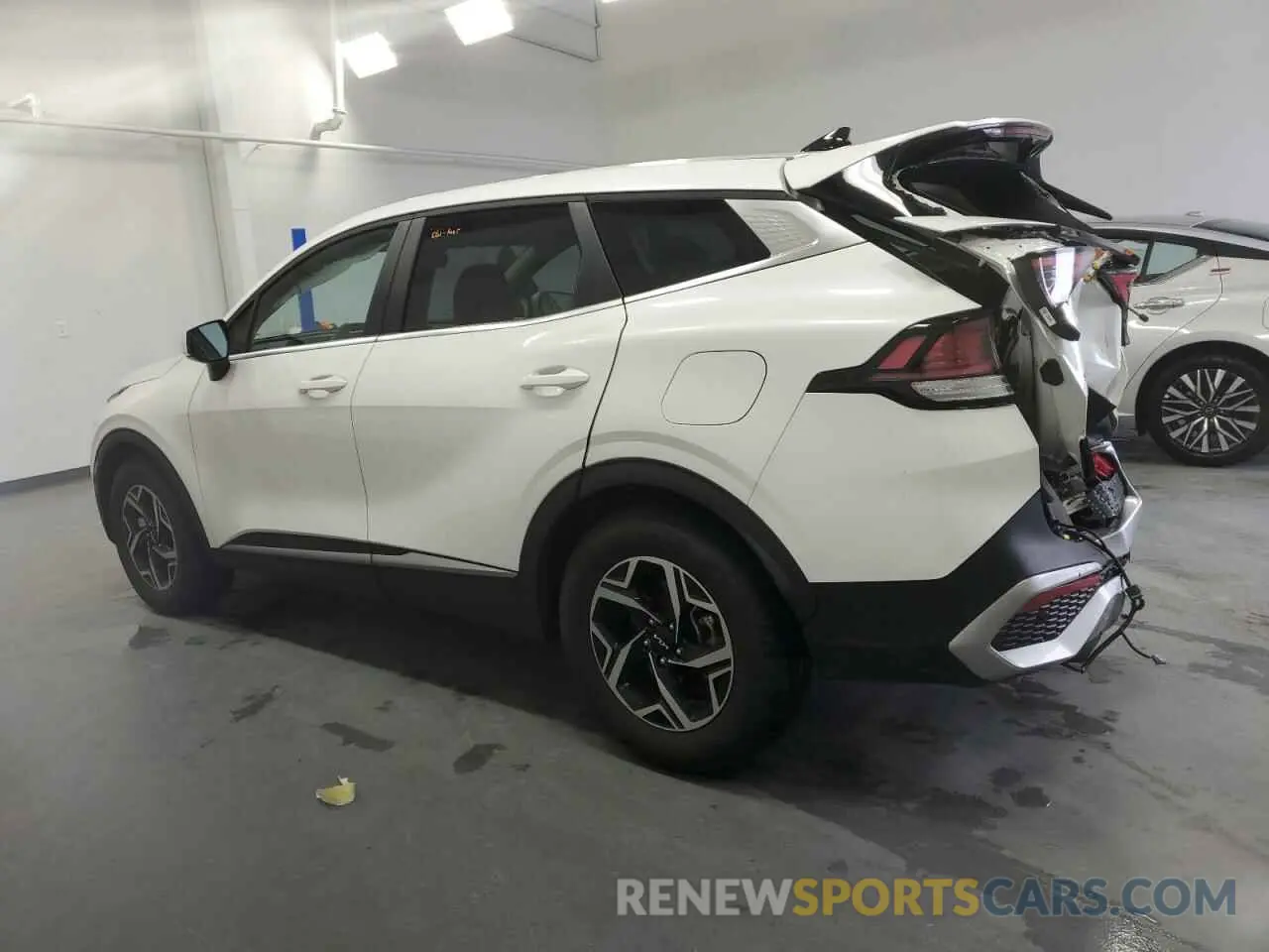 2 Photograph of a damaged car KNDPU3DF7R7263514 KIA SPORTAGE 2024