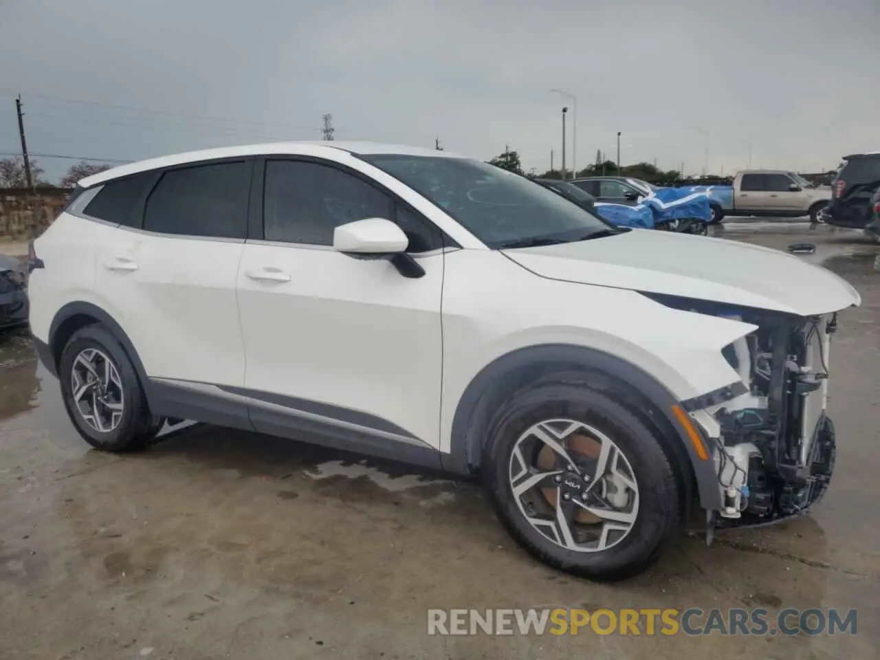 4 Photograph of a damaged car KNDPU3DF7R7267319 KIA SPORTAGE 2024