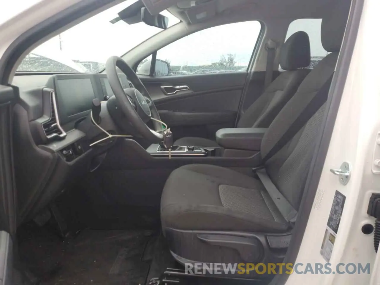 7 Photograph of a damaged car KNDPU3DF7R7267319 KIA SPORTAGE 2024