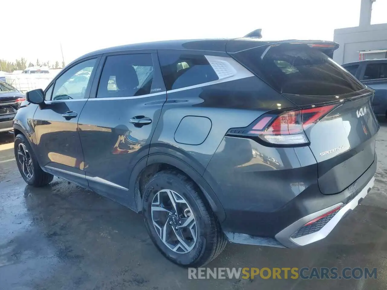 2 Photograph of a damaged car KNDPU3DF9R7275647 KIA SPORTAGE 2024