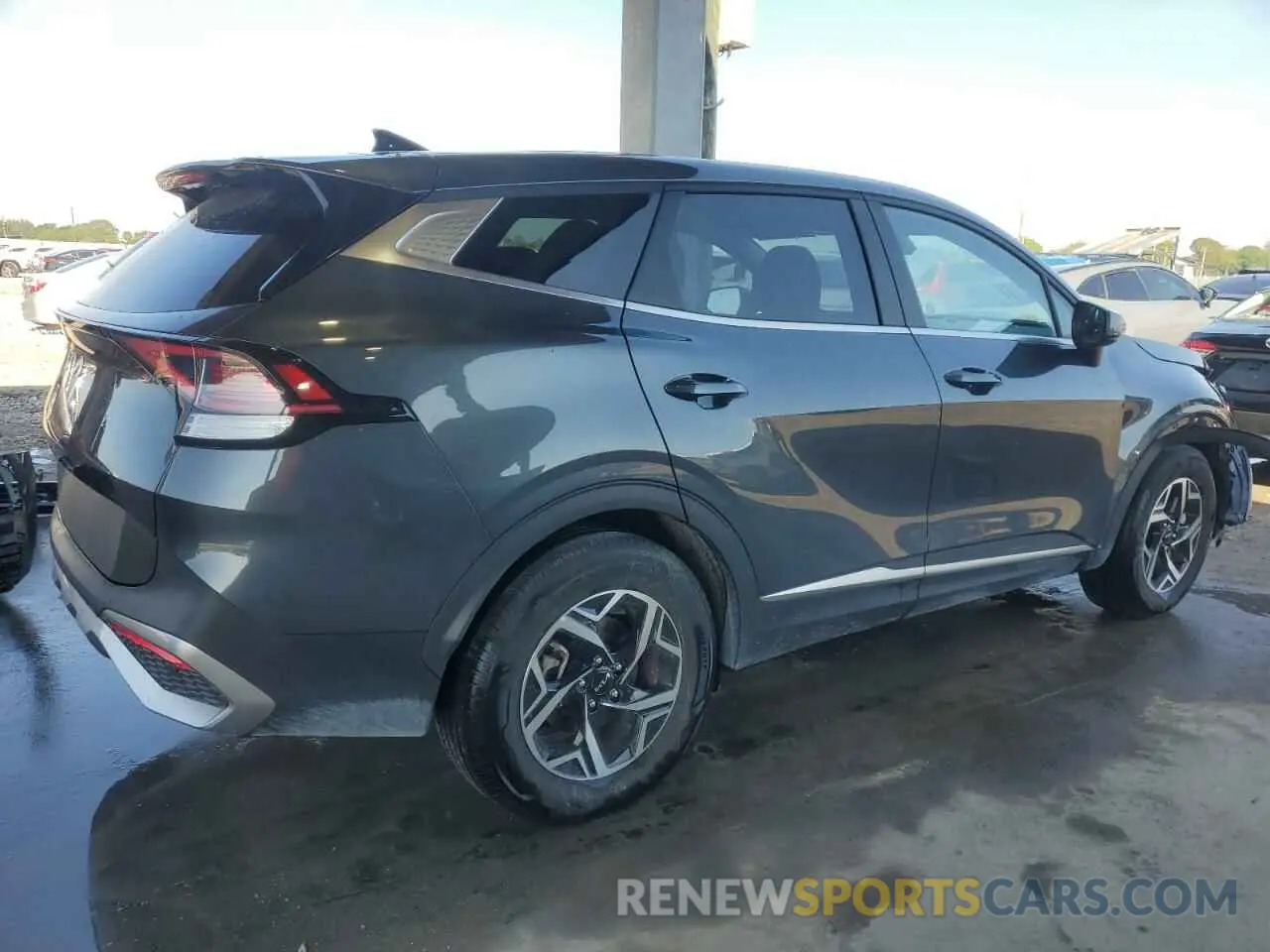 3 Photograph of a damaged car KNDPU3DF9R7275647 KIA SPORTAGE 2024