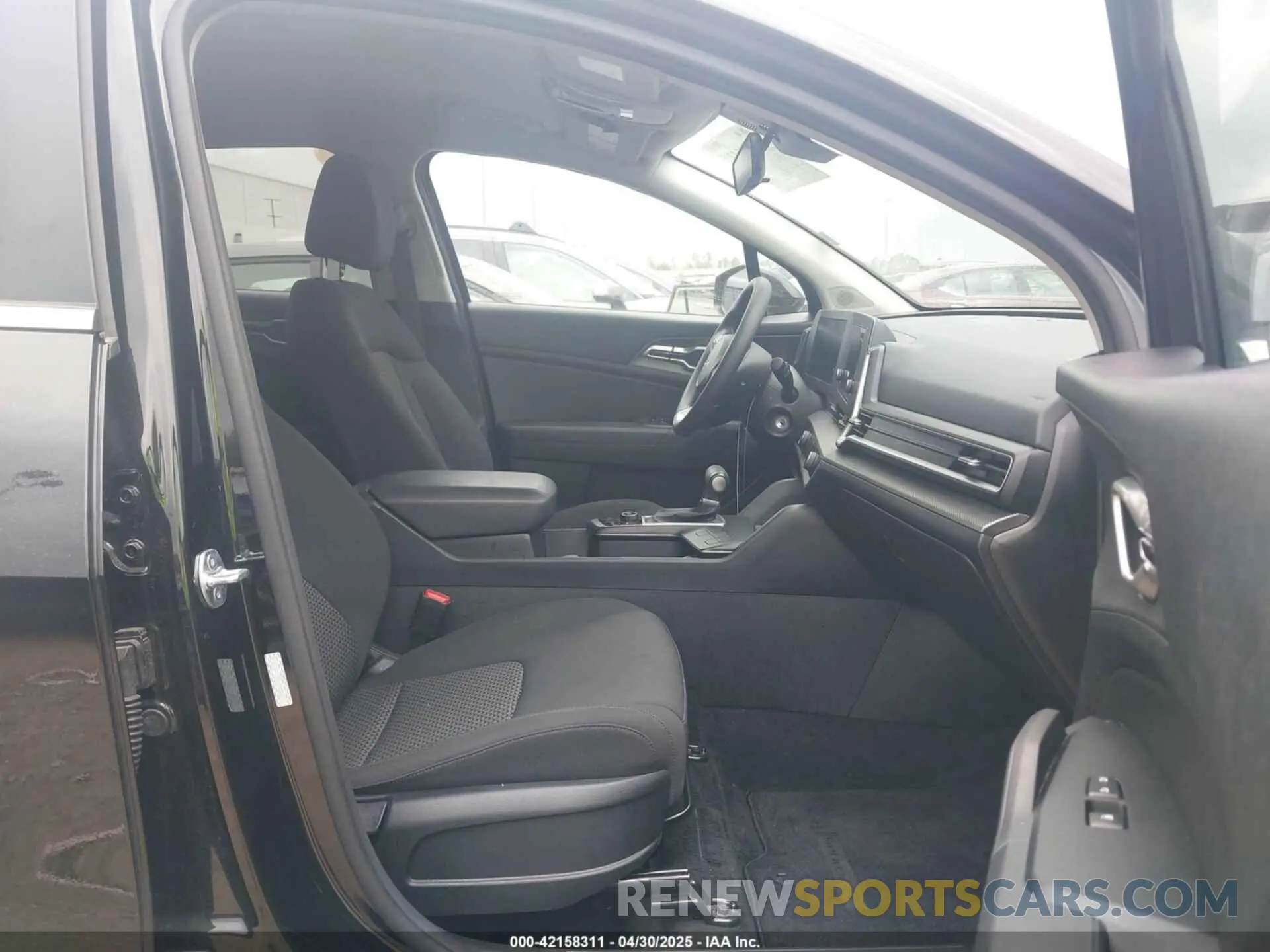 5 Photograph of a damaged car KNDPU3DFXR7285359 KIA SPORTAGE 2024