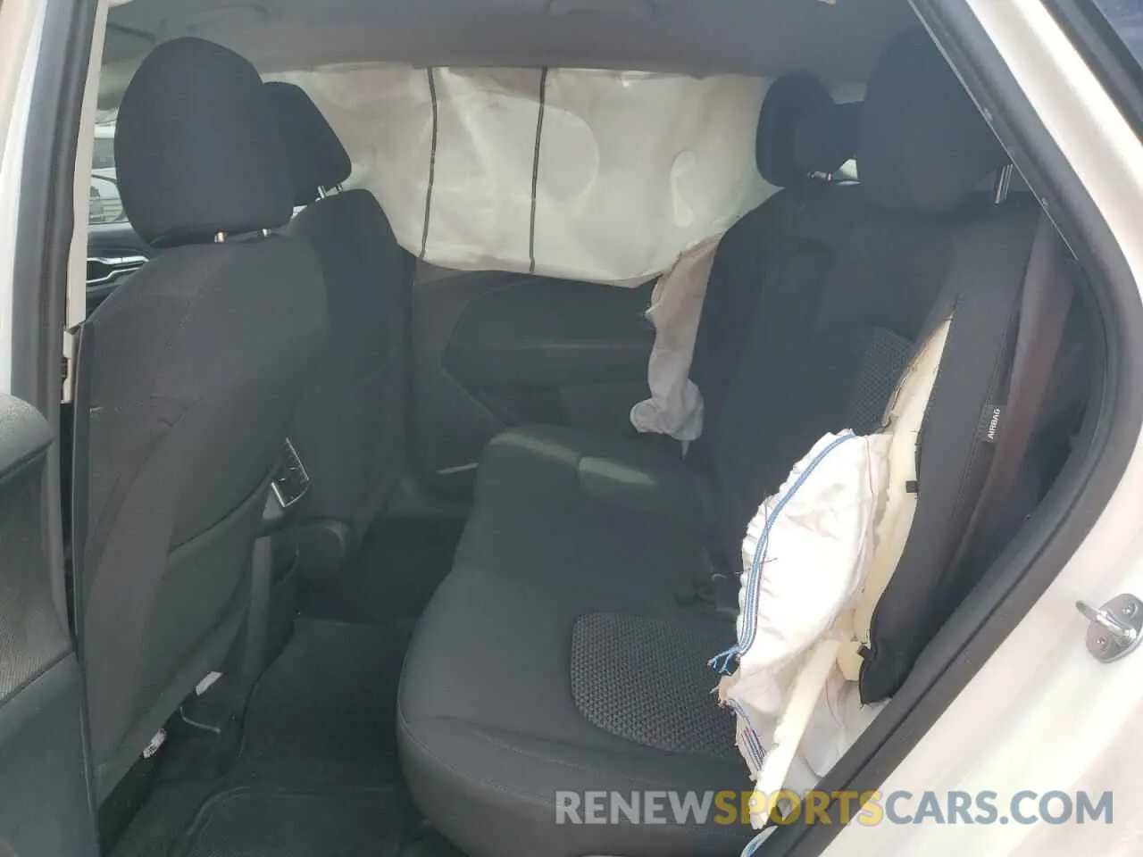 11 Photograph of a damaged car KNDPU3DFXR7316318 KIA SPORTAGE 2024