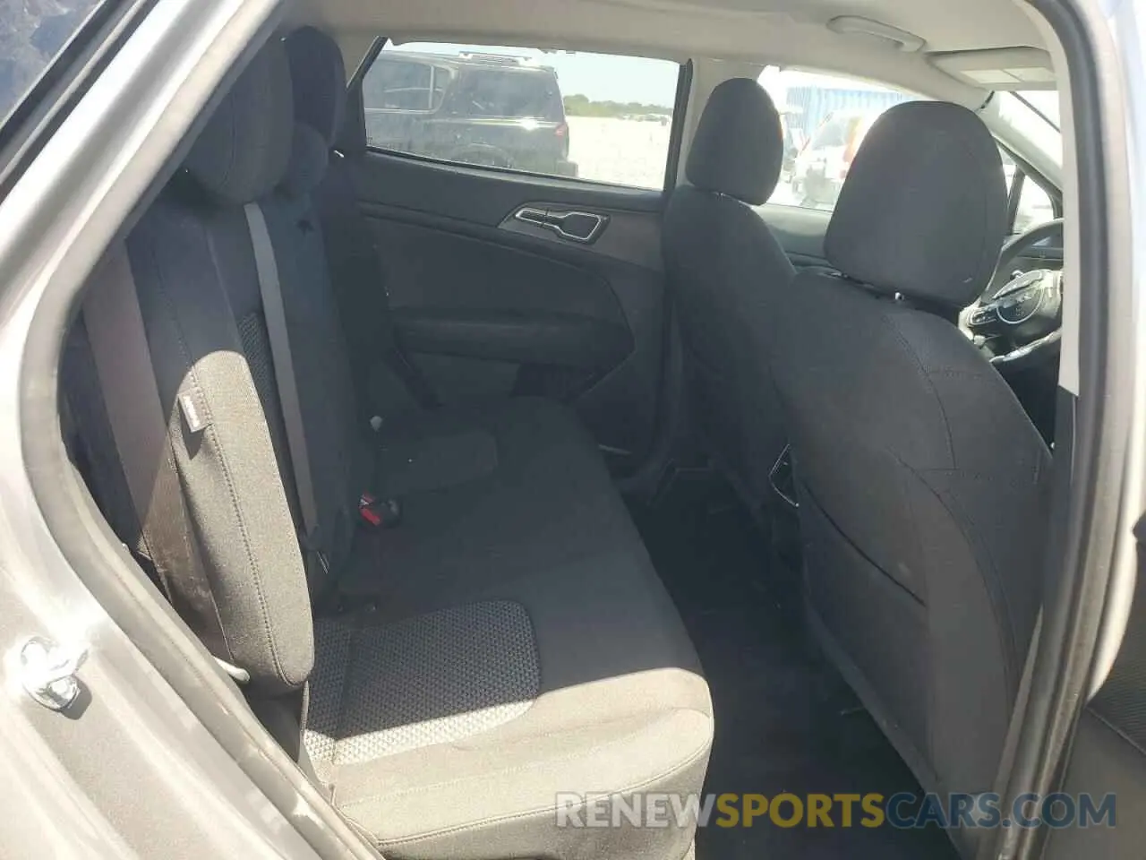 11 Photograph of a damaged car KNDPU3DG3R7140124 KIA SPORTAGE 2024