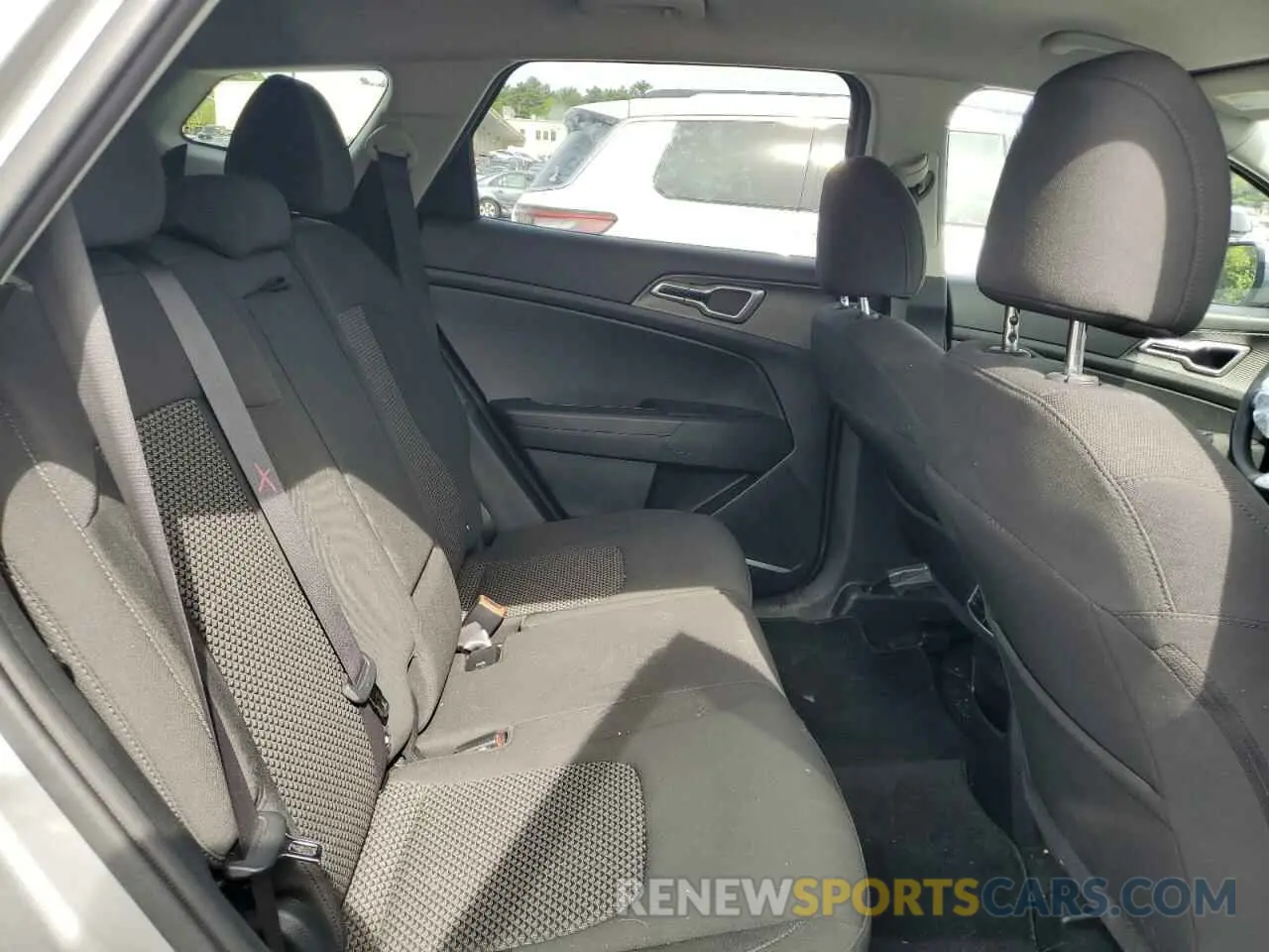 11 Photograph of a damaged car KNDPUCDF2R7217086 KIA SPORTAGE 2024
