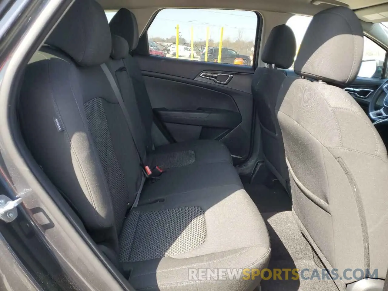 11 Photograph of a damaged car KNDPUCDF3R7226430 KIA SPORTAGE 2024