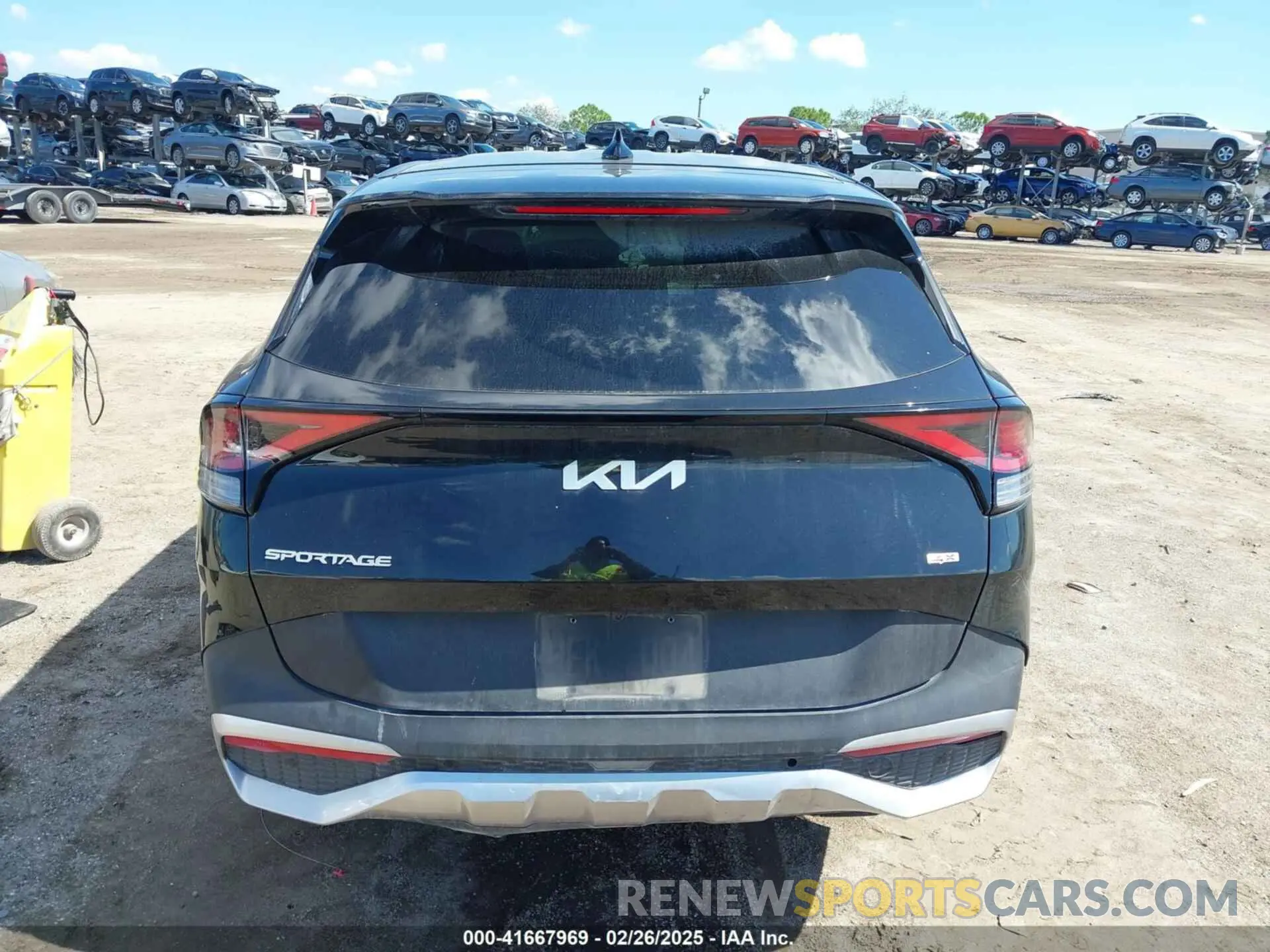 16 Photograph of a damaged car KNDPUCDF4R7238196 KIA SPORTAGE 2024